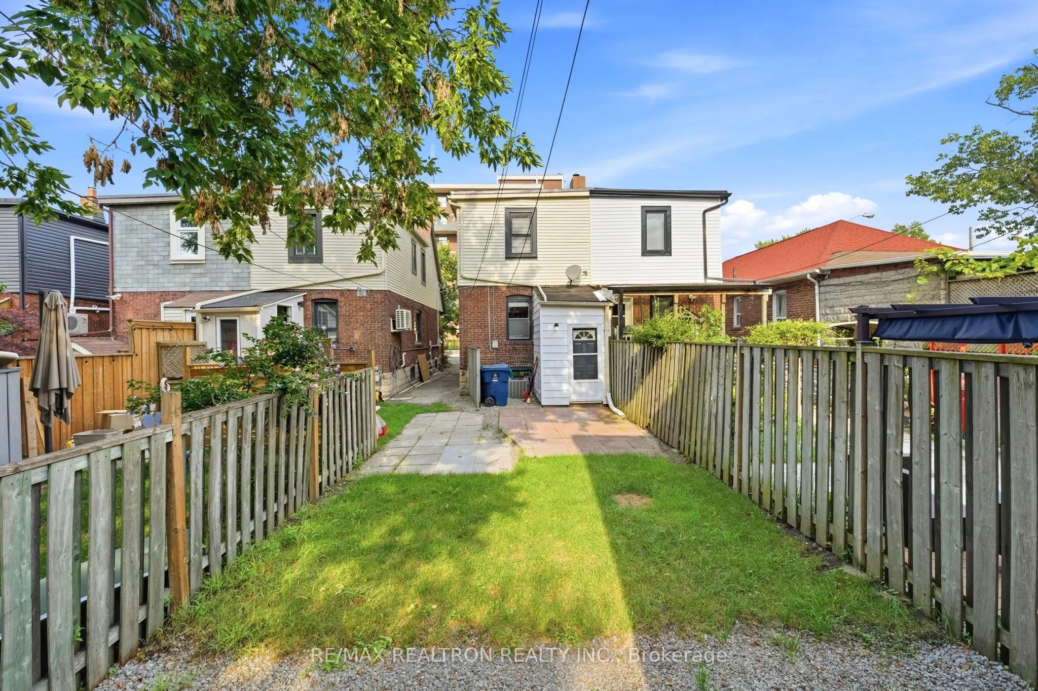 1056 Woodbine Avenue W