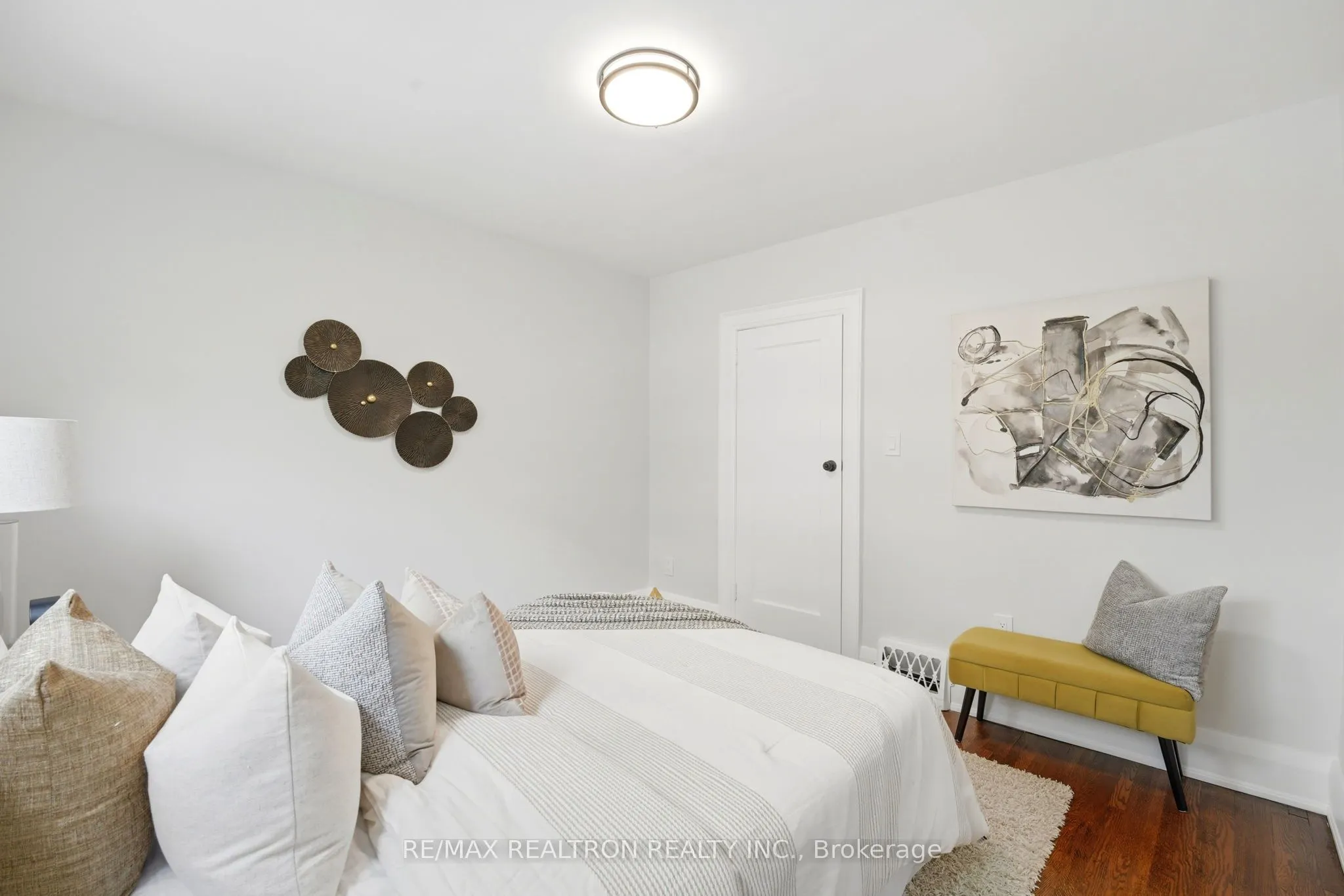 1056 Woodbine Avenue W