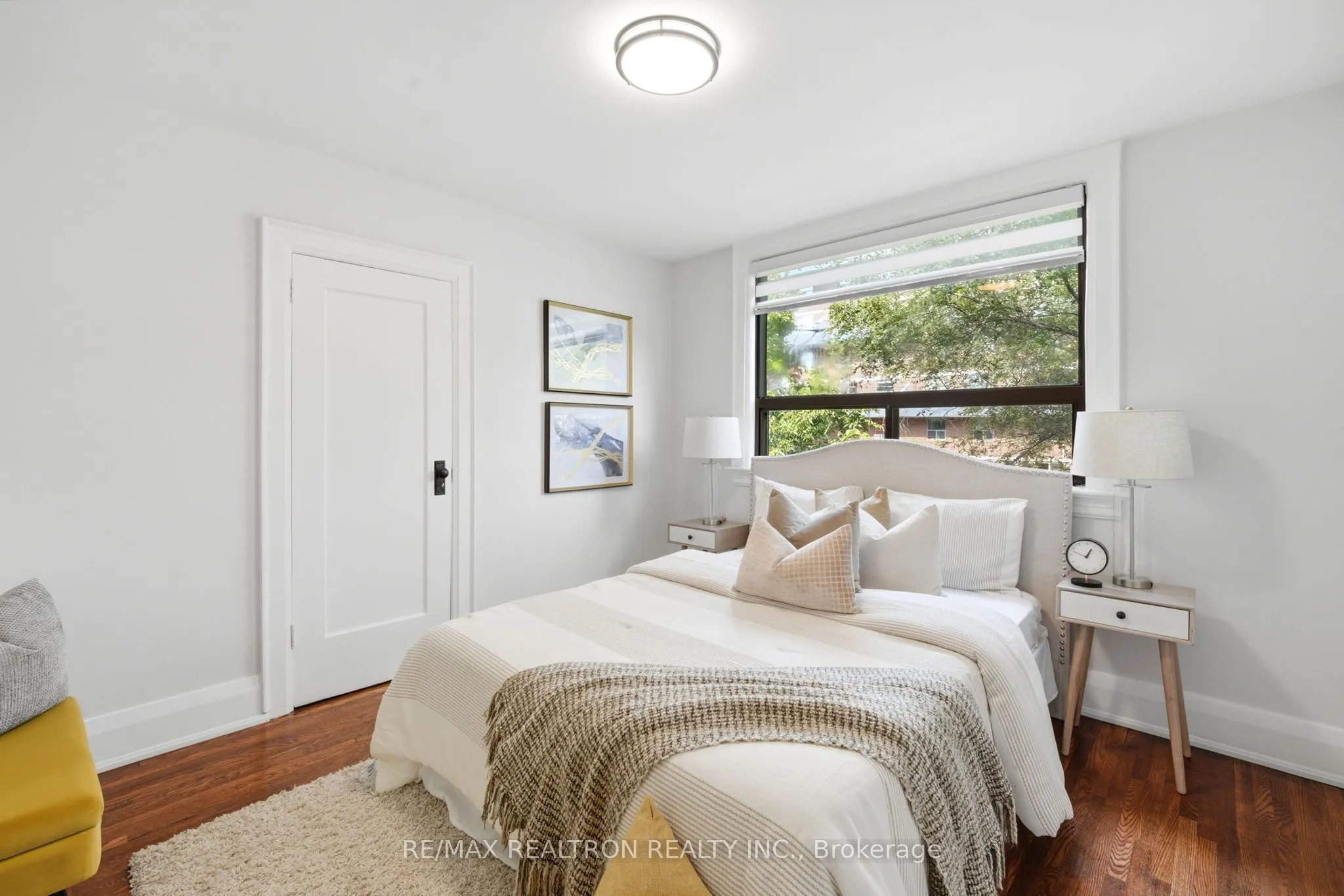 1056 Woodbine Avenue W