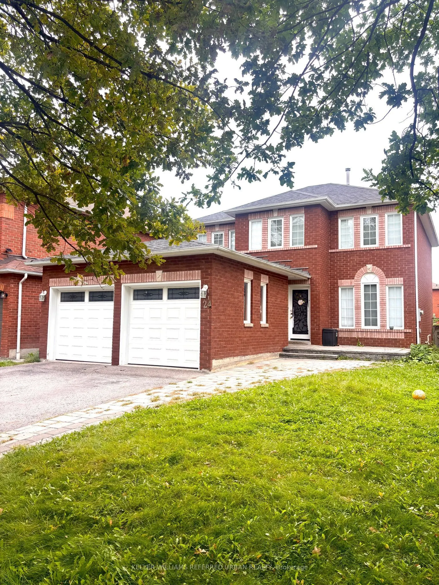 24 Holmes Crescent