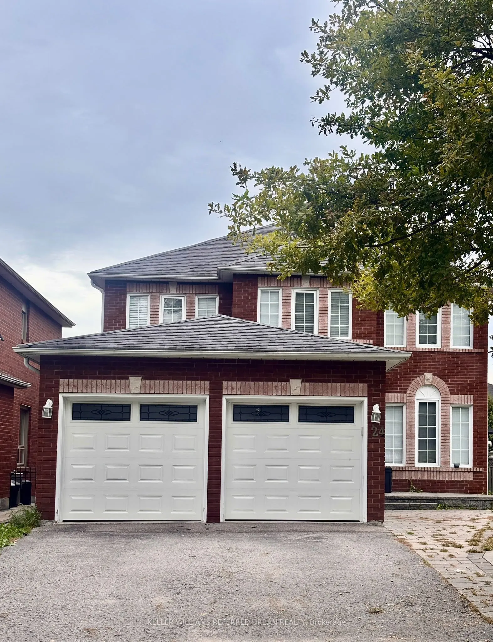 24 Holmes Crescent
