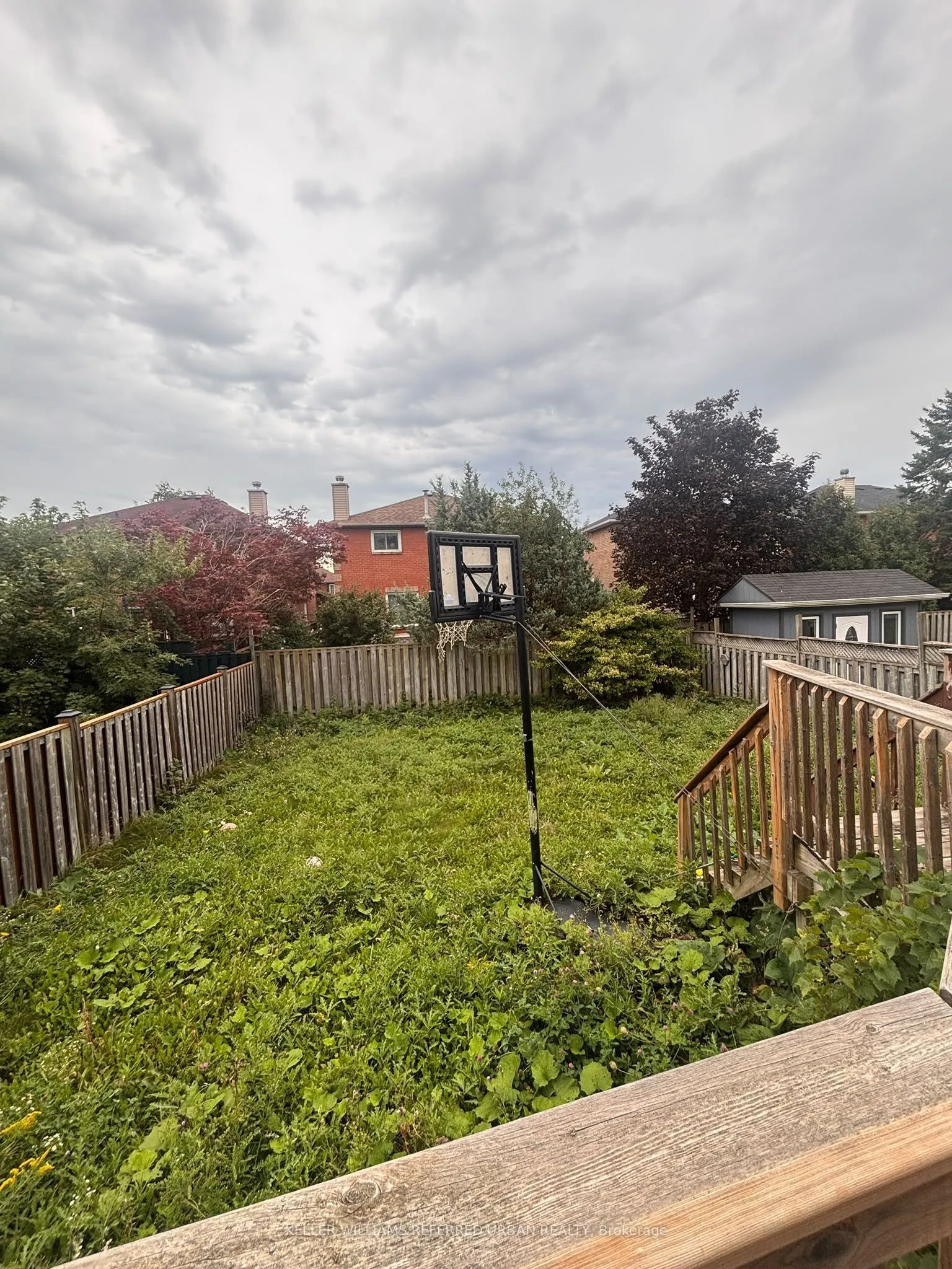 24 Holmes Crescent
