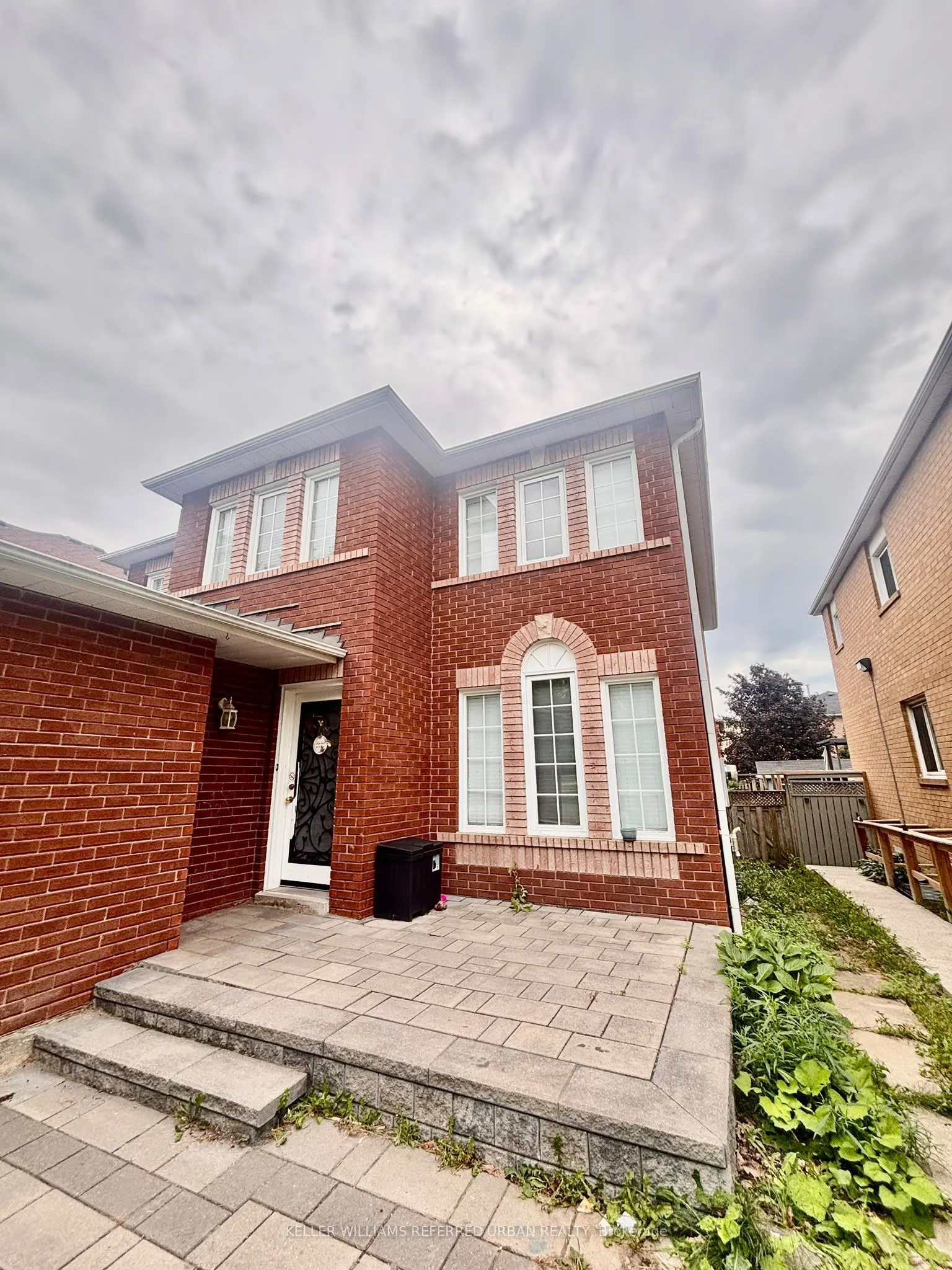 24 Holmes Crescent