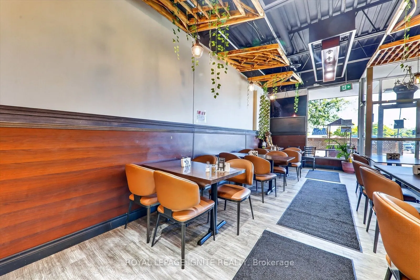 1050 Simcoe Street N #5