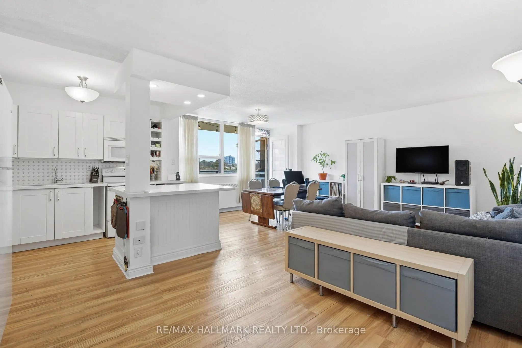 180 Markham Road #503