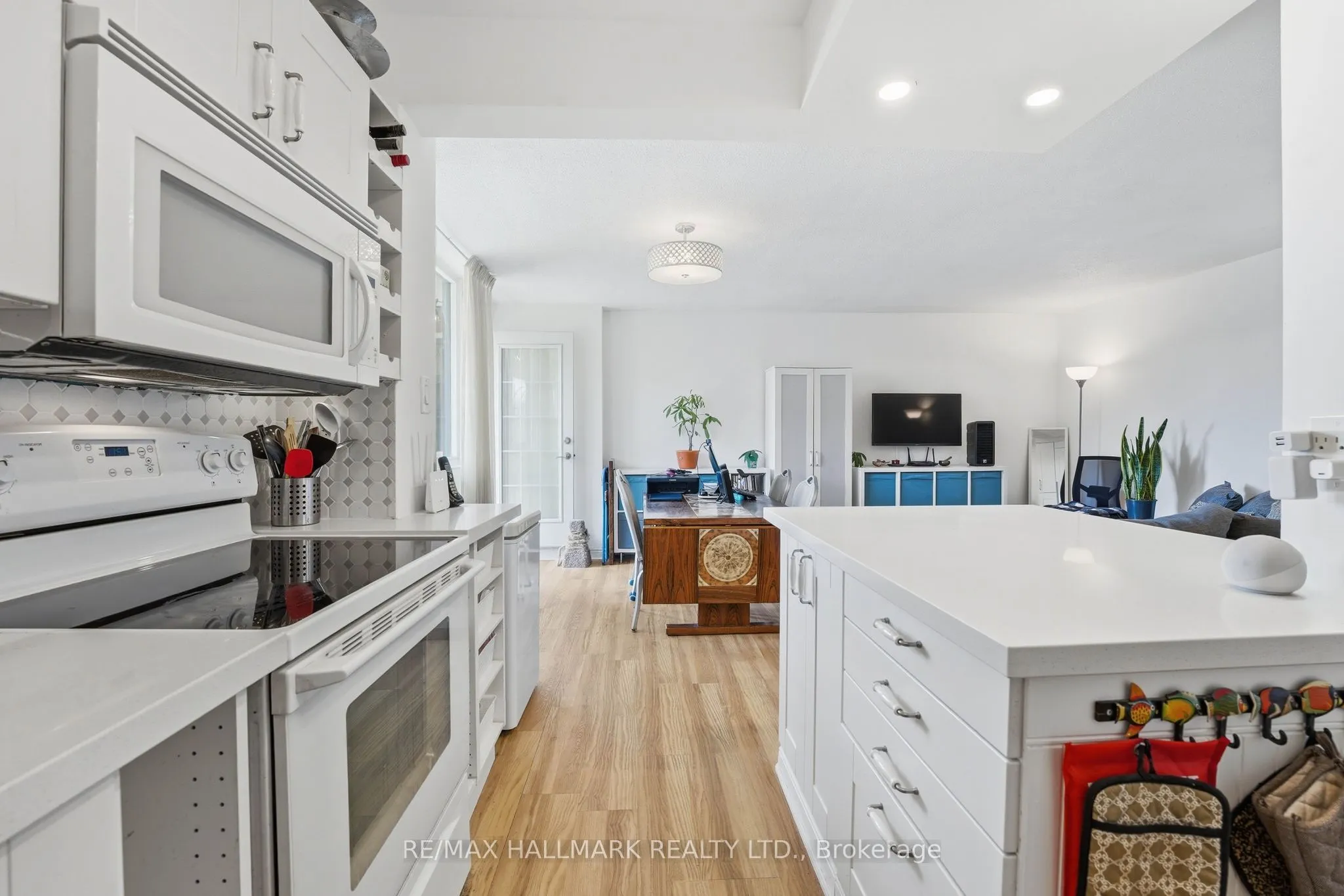 180 Markham Road #503
