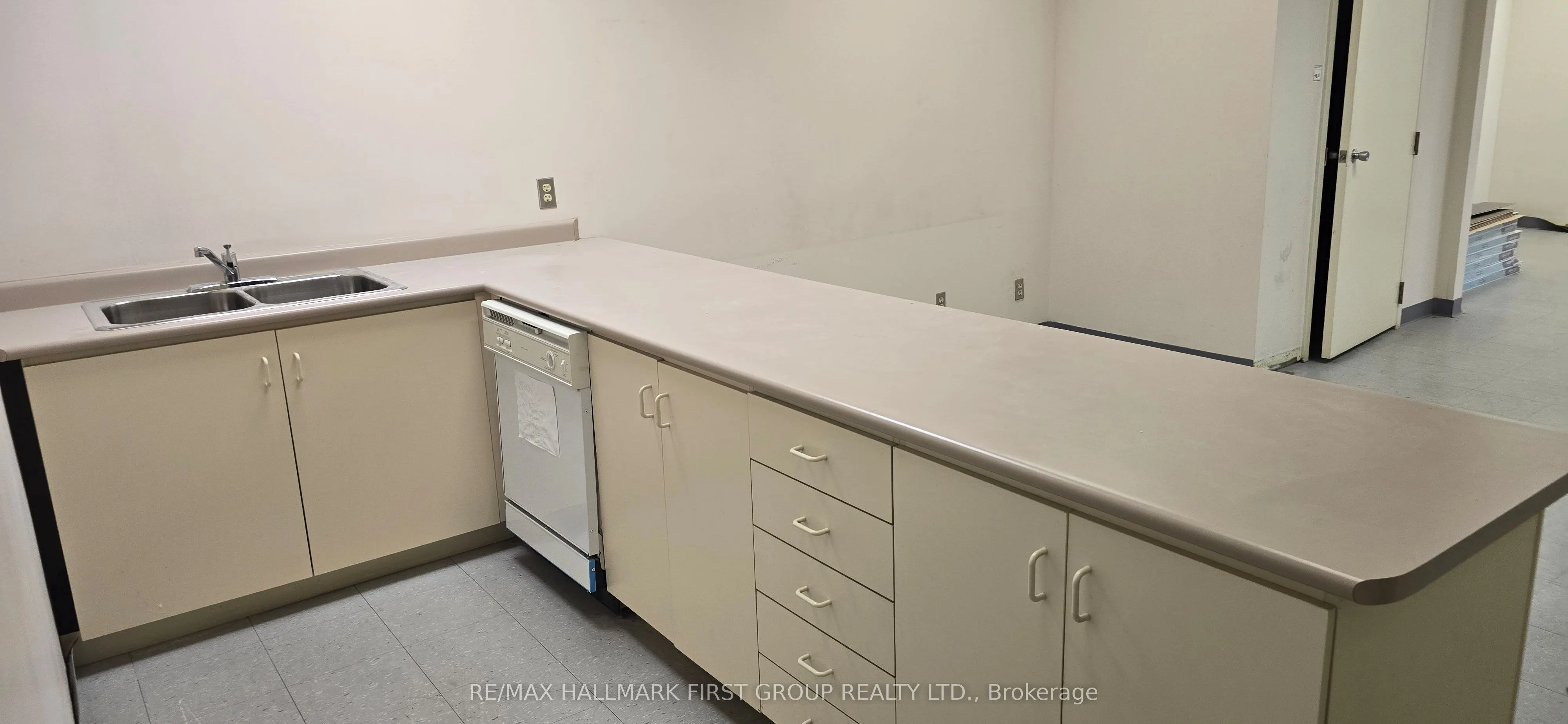 600 Thornton Road S ##4 + Outside Storage