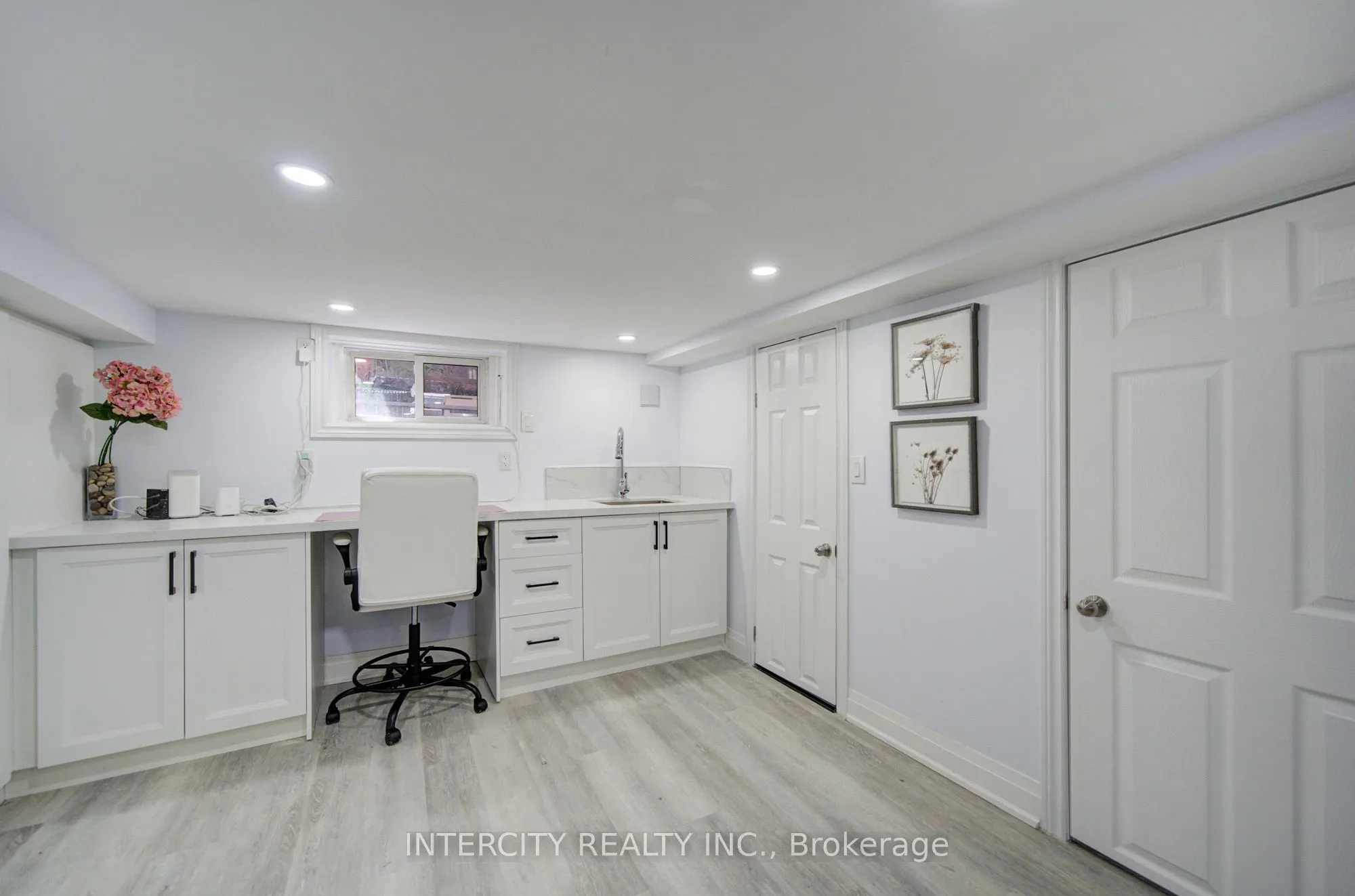 256 Blantyre Avenue