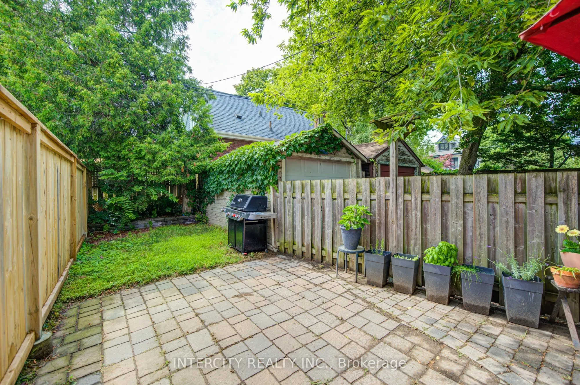 256 Blantyre Avenue