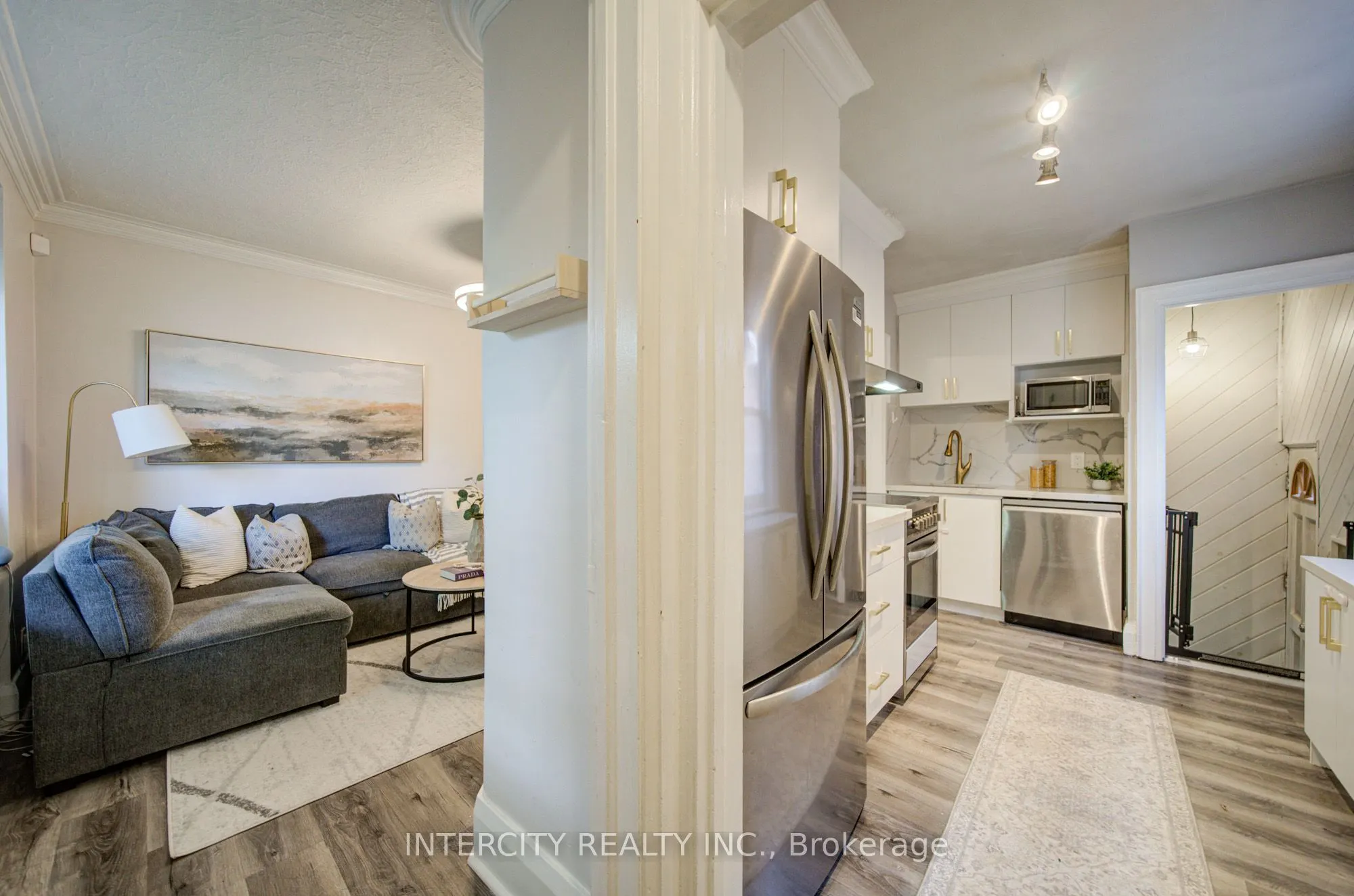 256 Blantyre Avenue