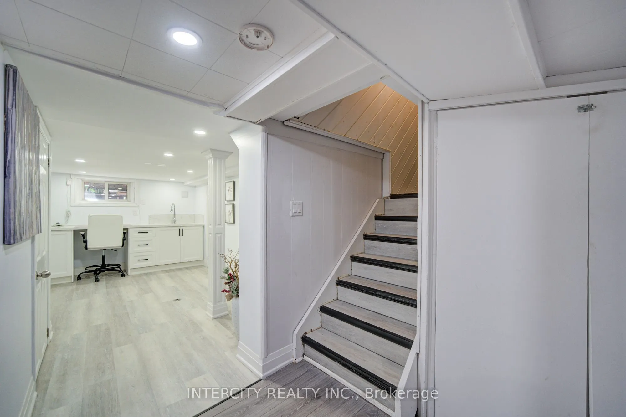 256 Blantyre Avenue
