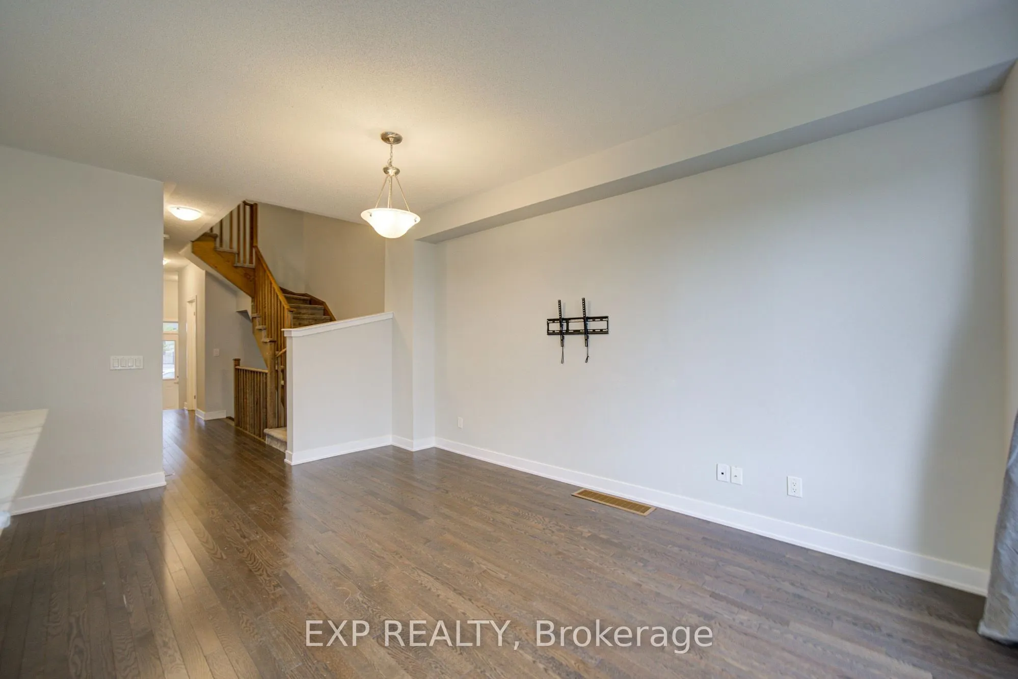1095 Thompson Drive