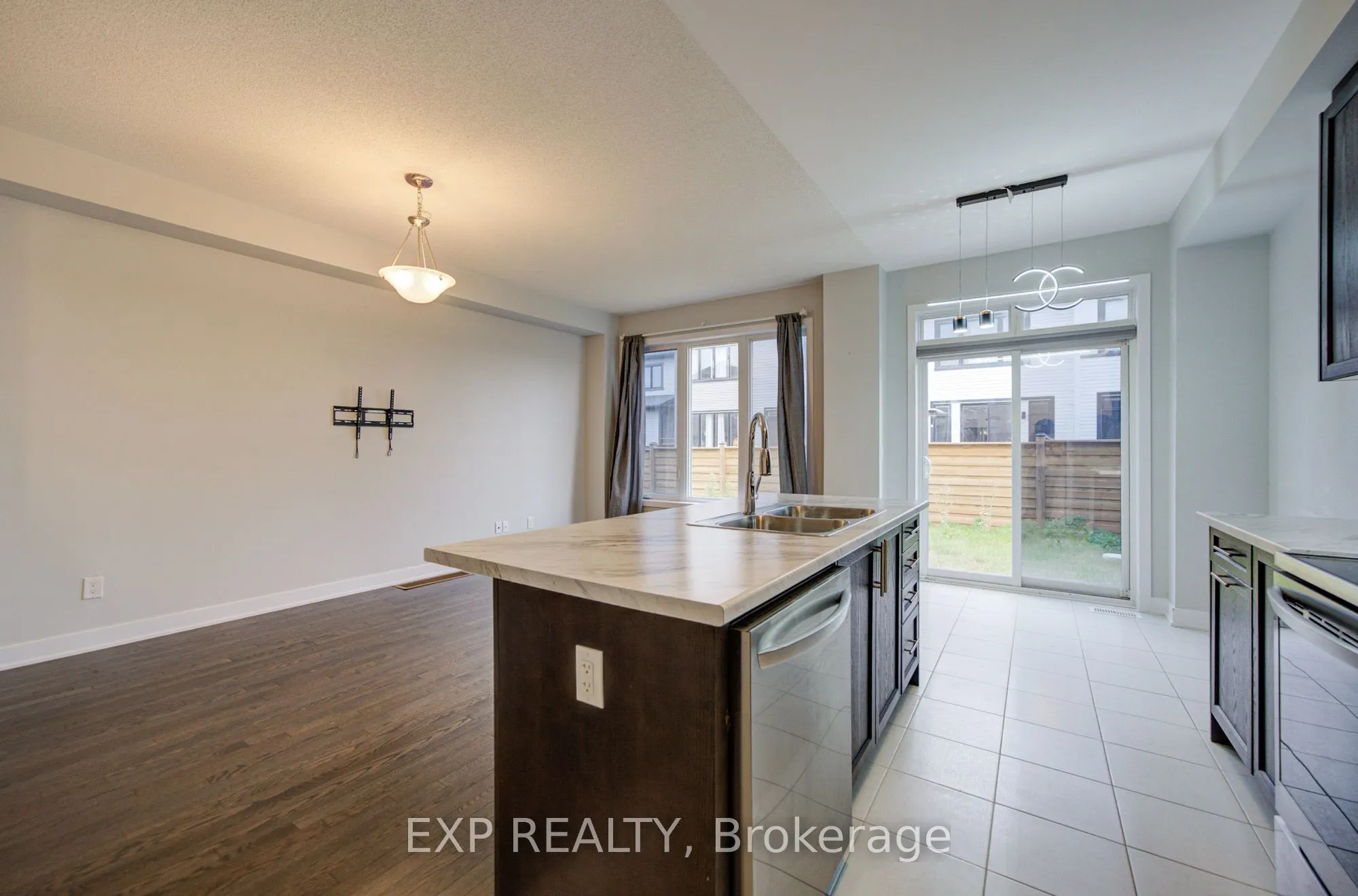 1095 Thompson Drive