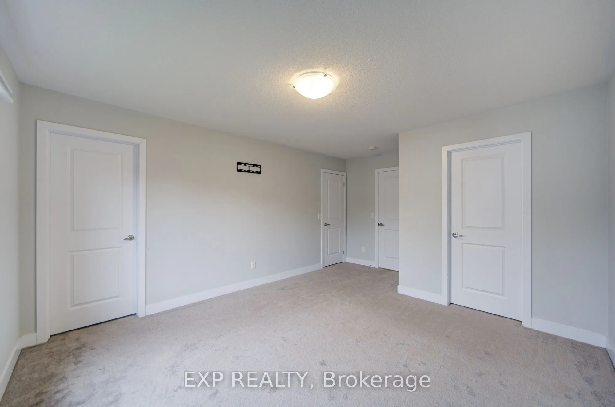 1095 Thompson Drive
