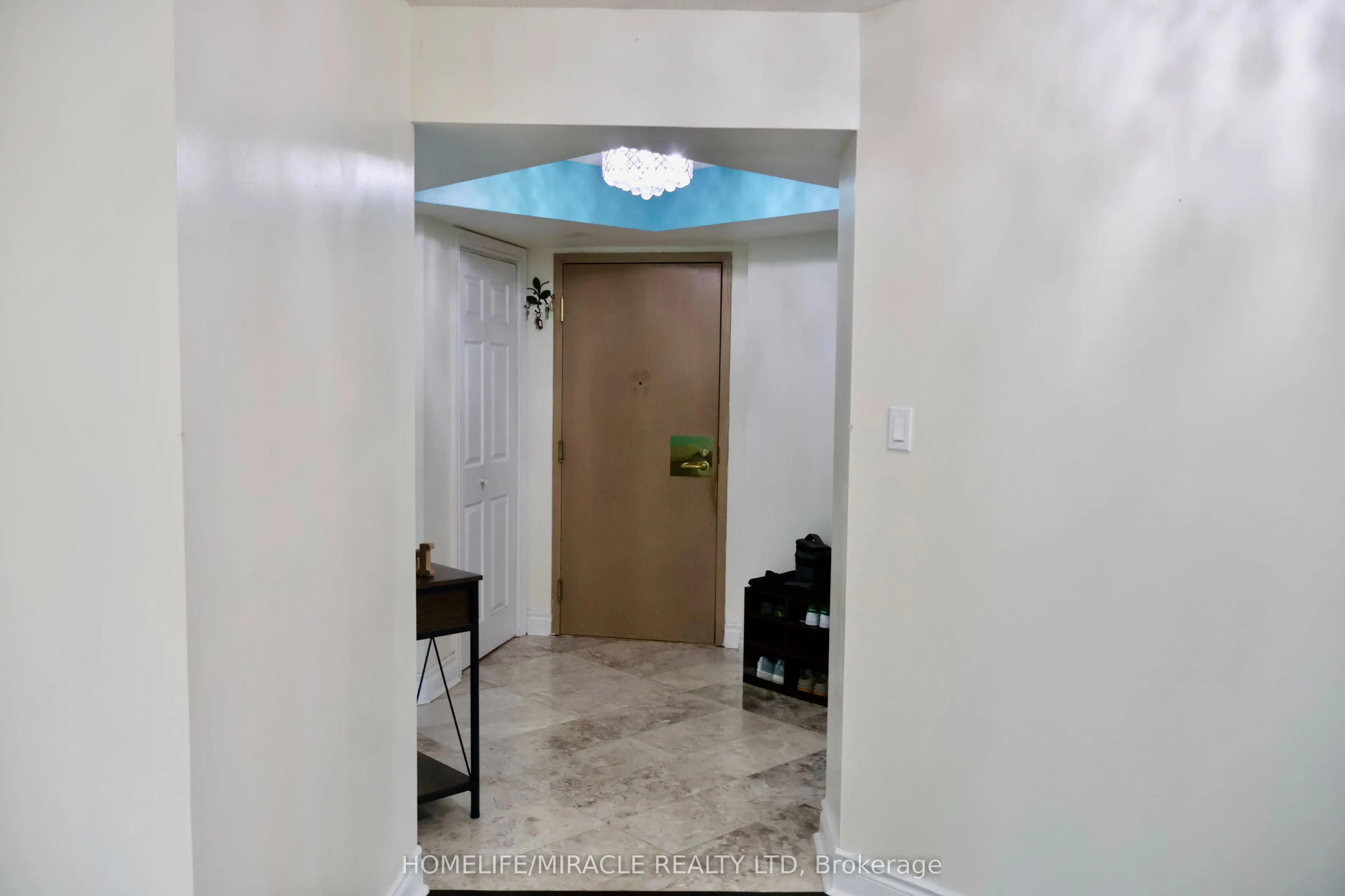 3233 Eglinton Avenue E #802