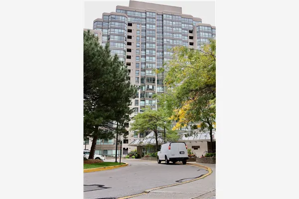 3233 Eglinton Avenue E