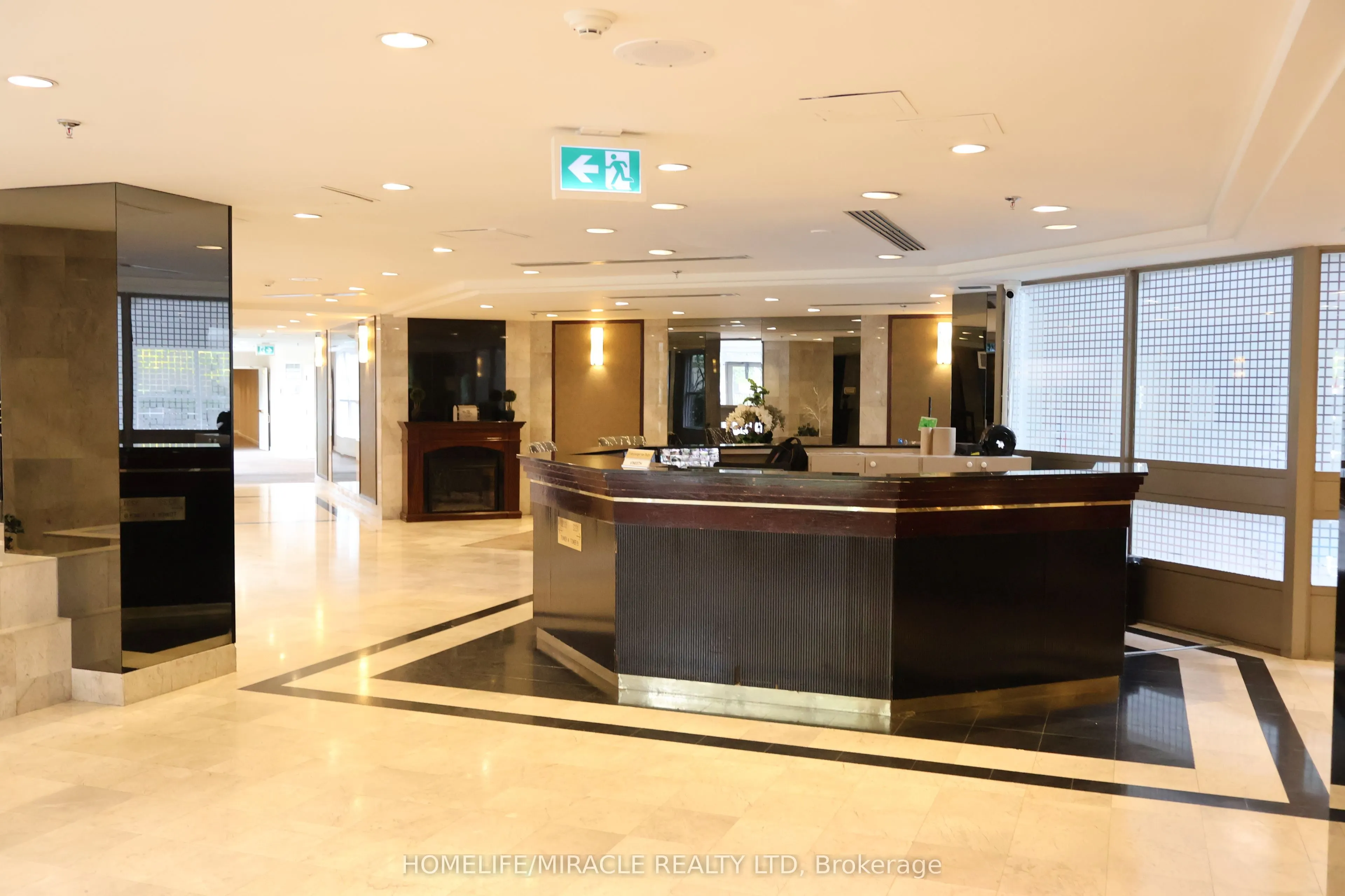 3233 Eglinton Avenue E #802