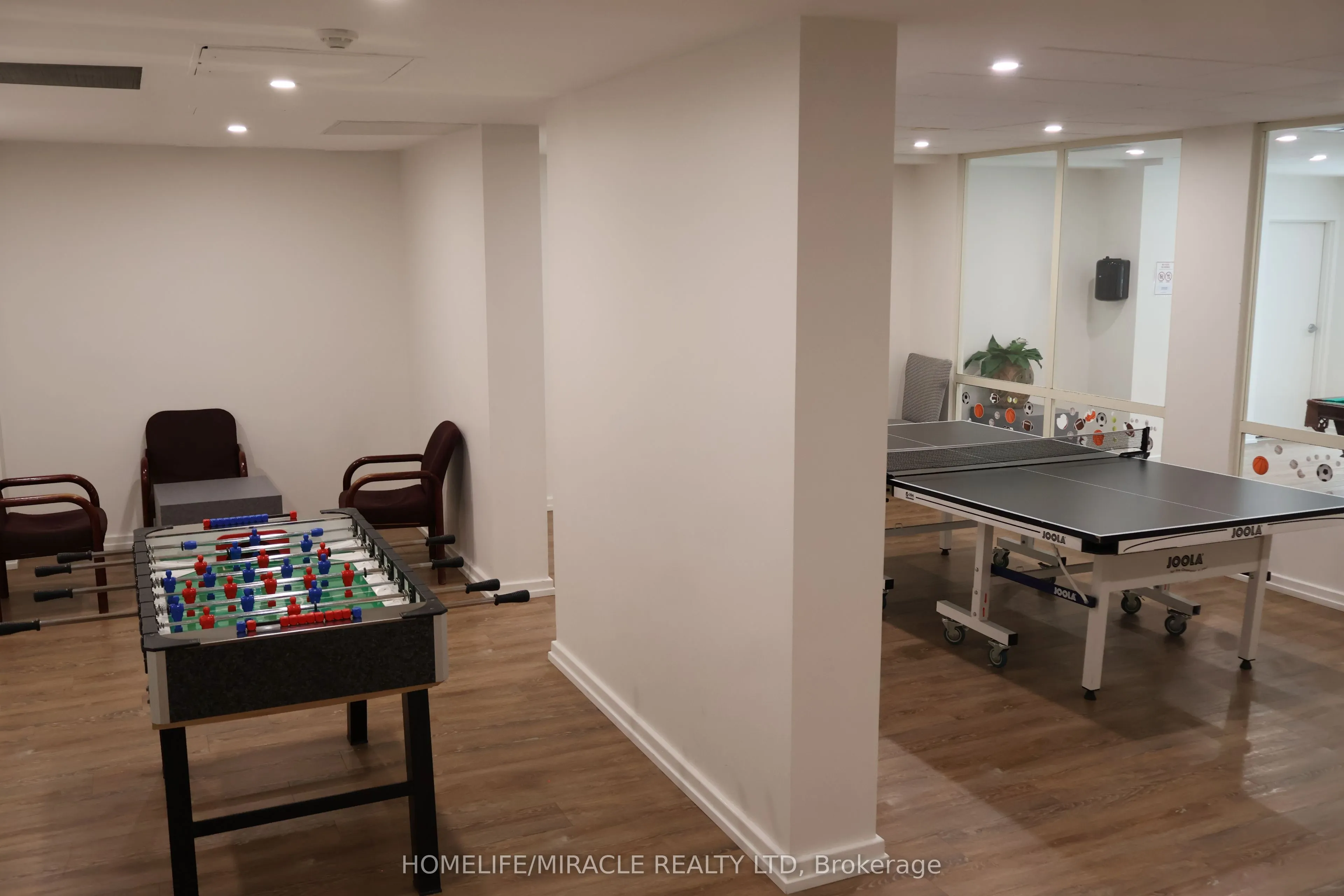 3233 Eglinton Avenue E #802