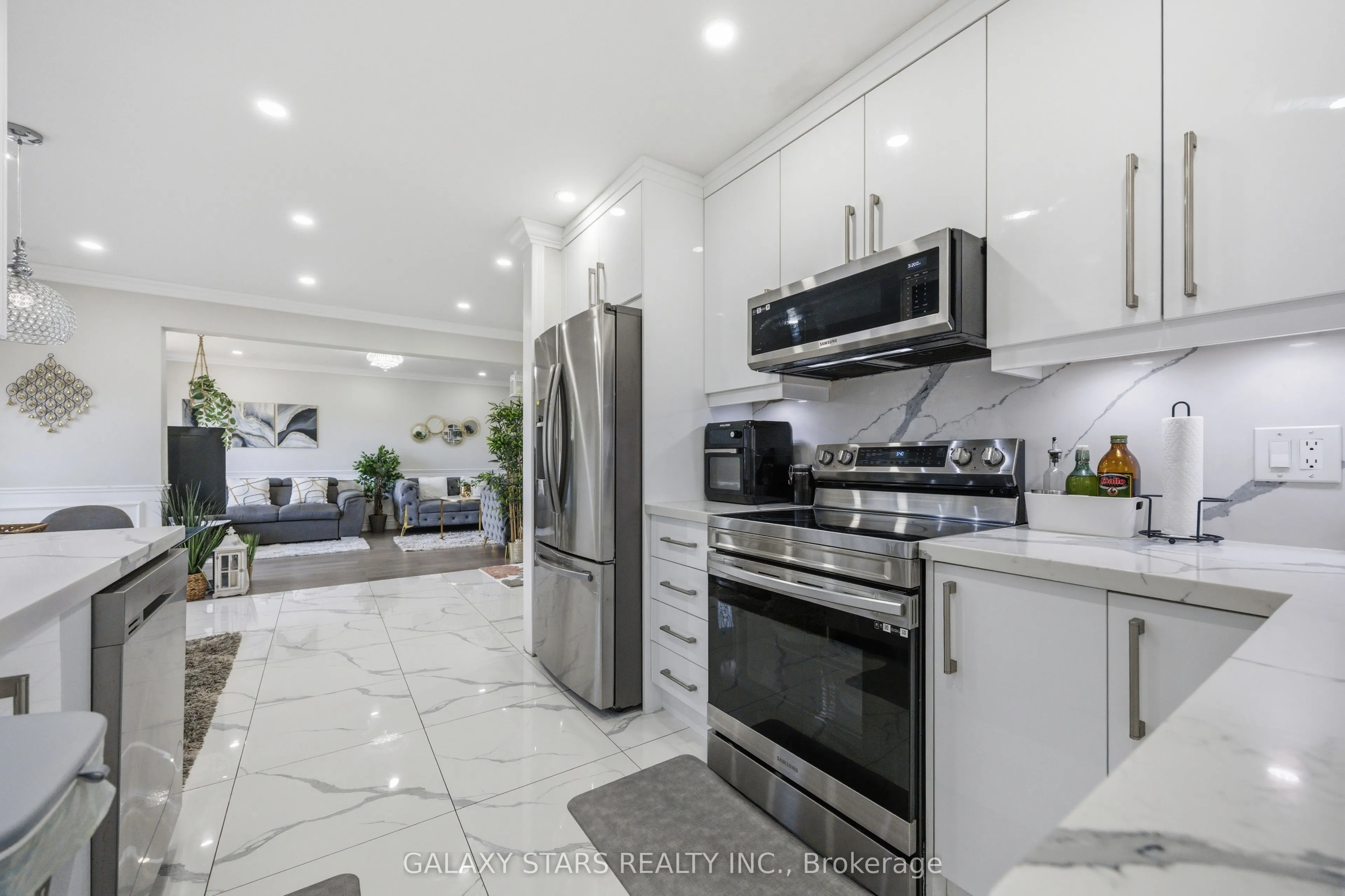 1177 Lisgar Avenue