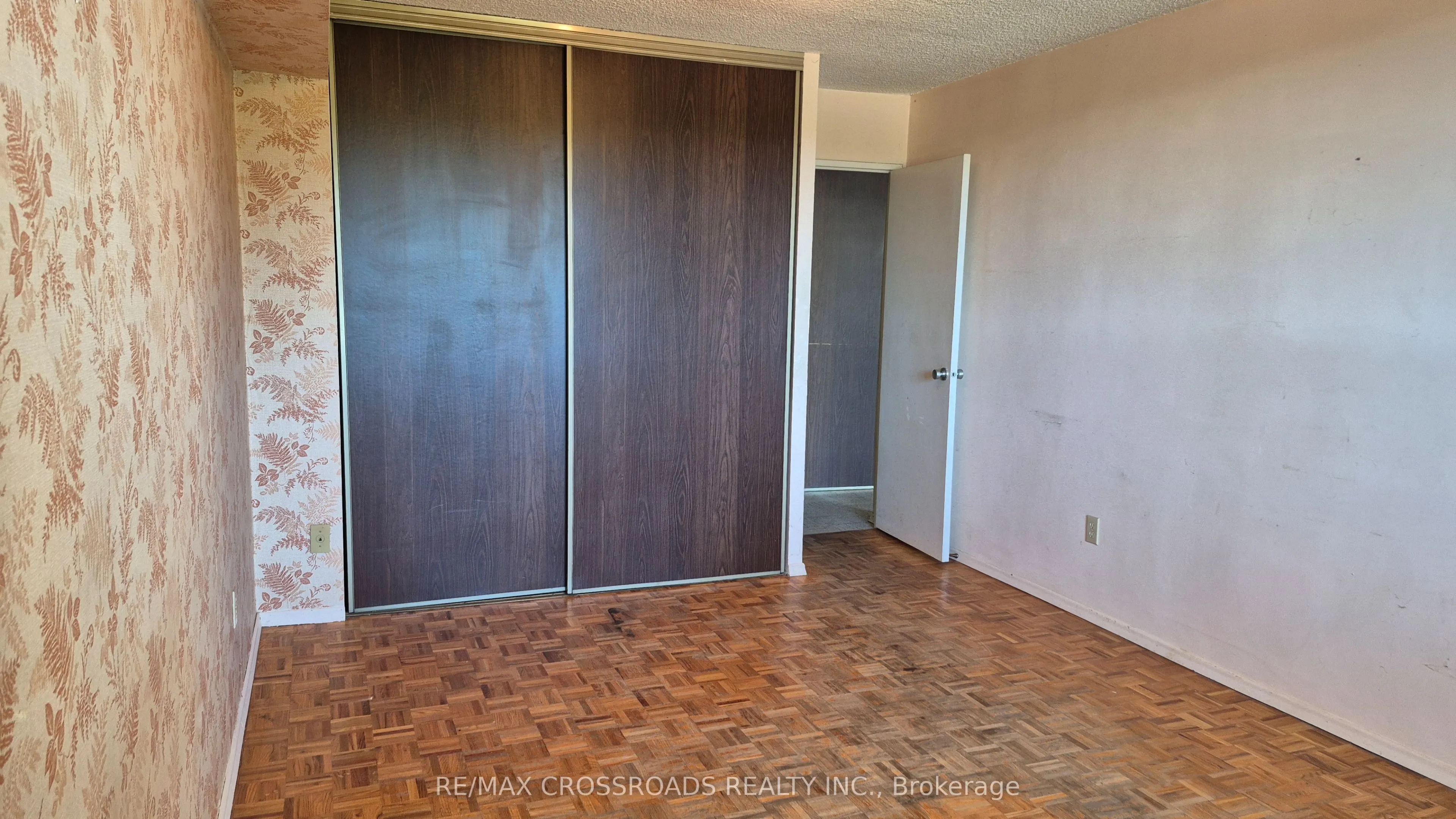 92 Church Street S #406