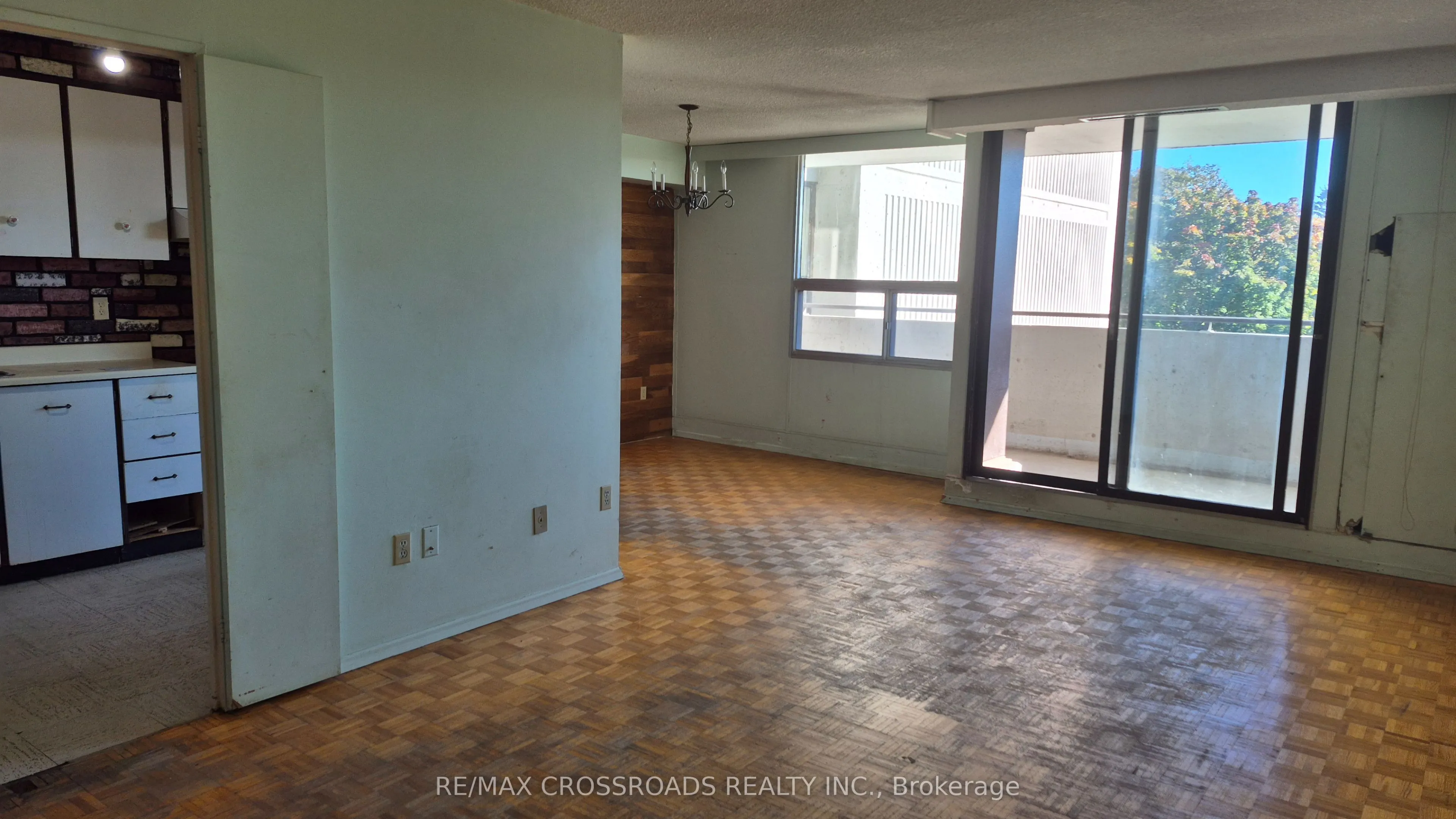 92 Church Street S #406