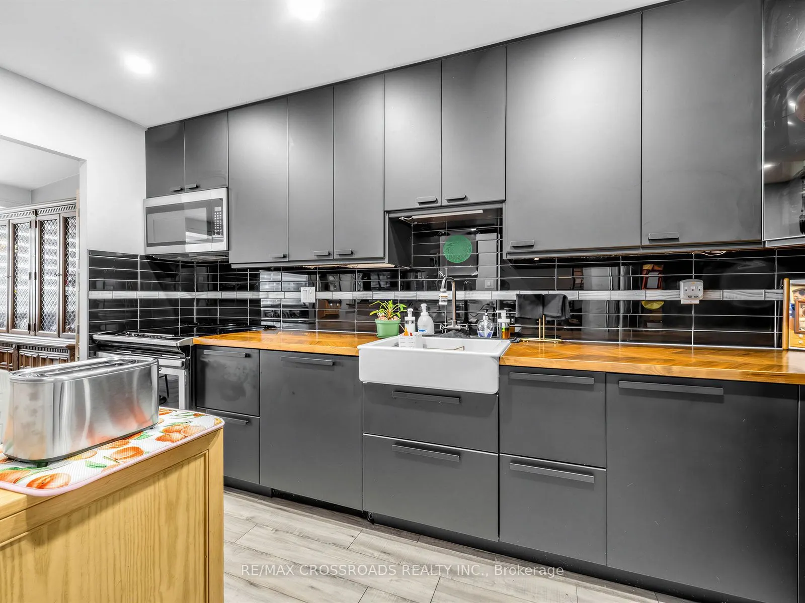 4060 Lawrence Avenue E #504