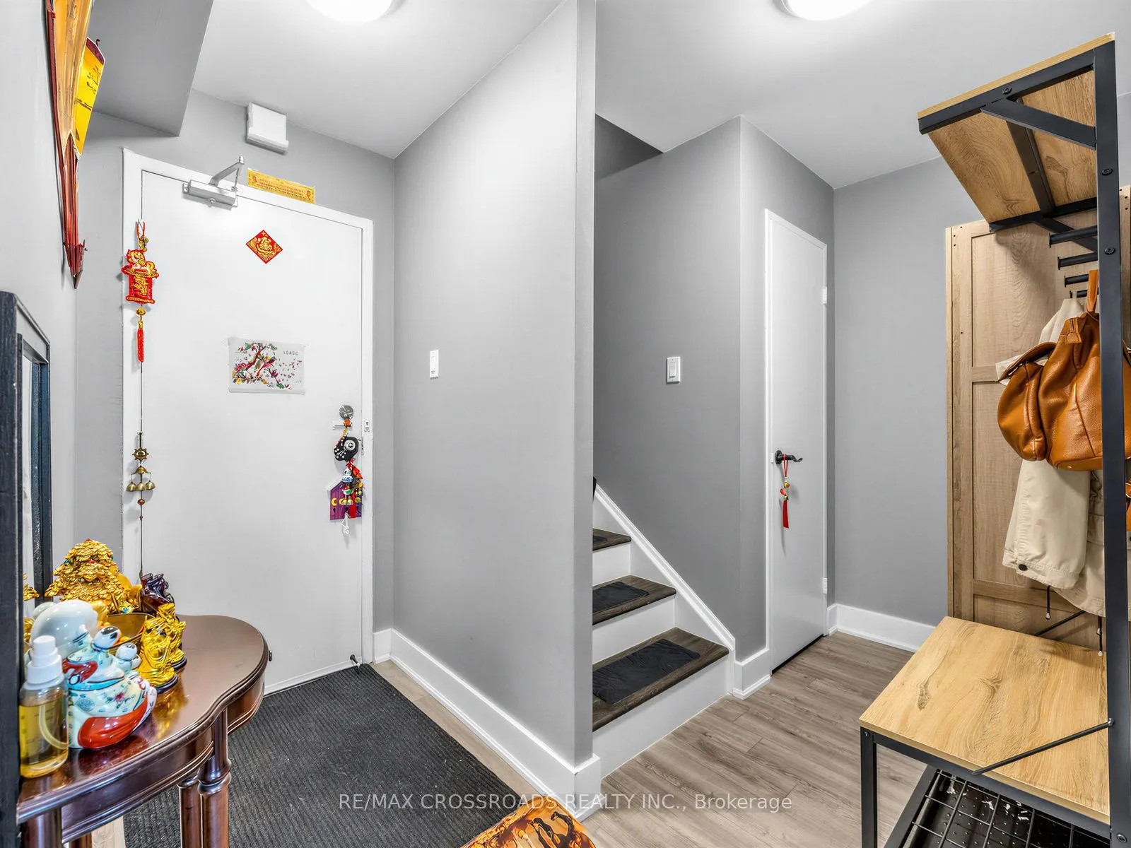 4060 Lawrence Avenue E #504