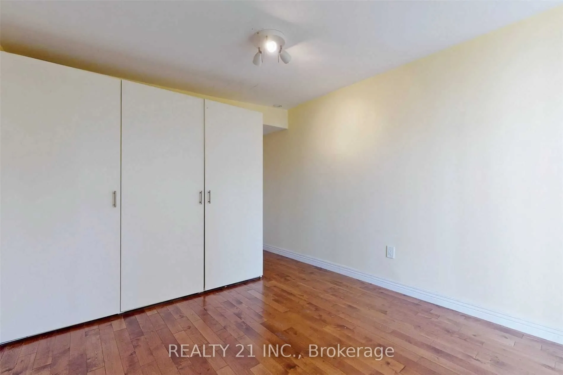 270 Linsmore Crescent