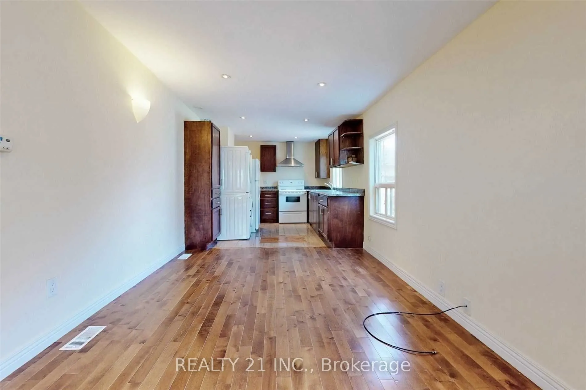 270 Linsmore Crescent