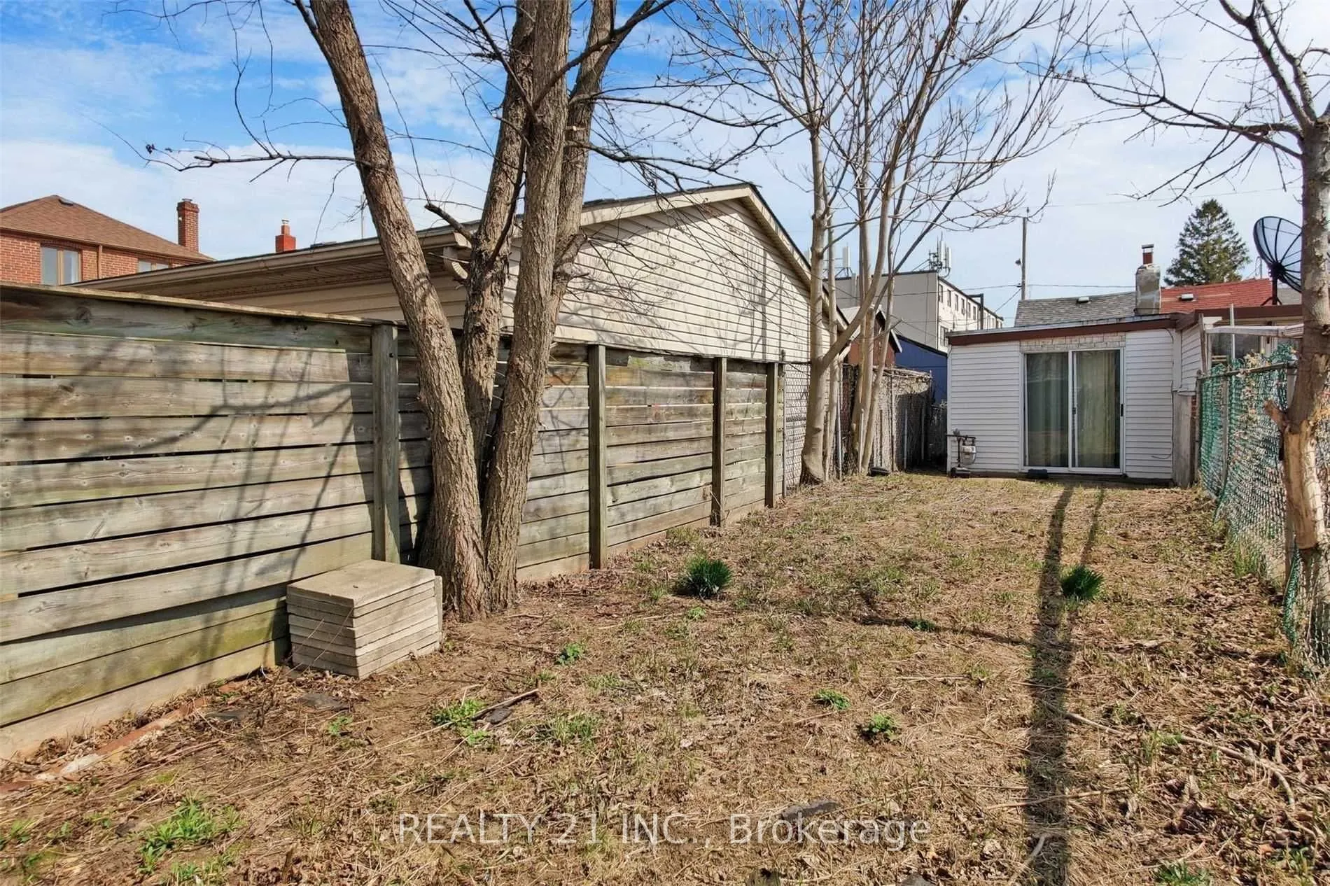 270 Linsmore Crescent