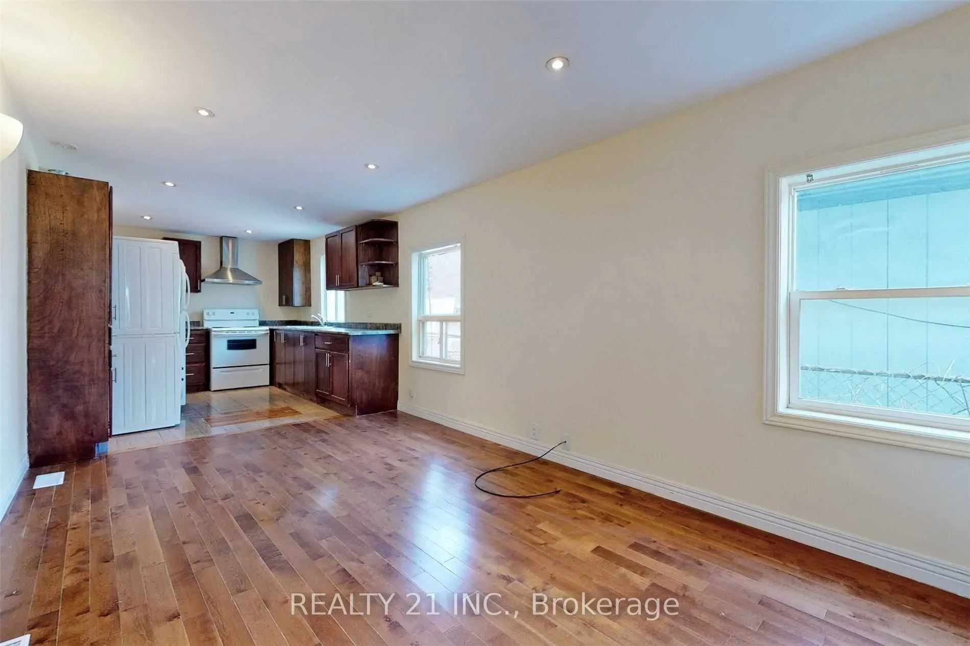 270 Linsmore Crescent