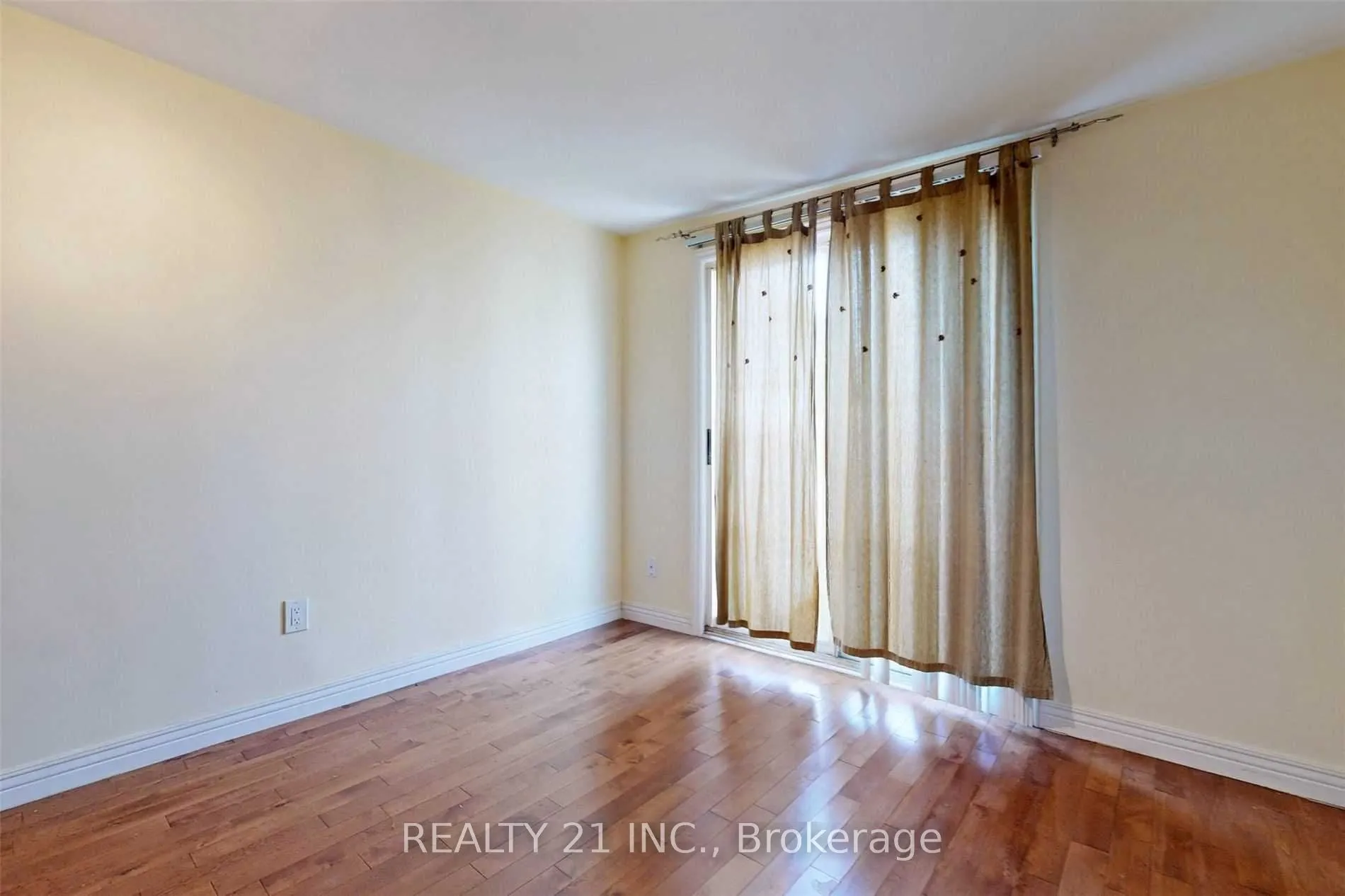 270 Linsmore Crescent