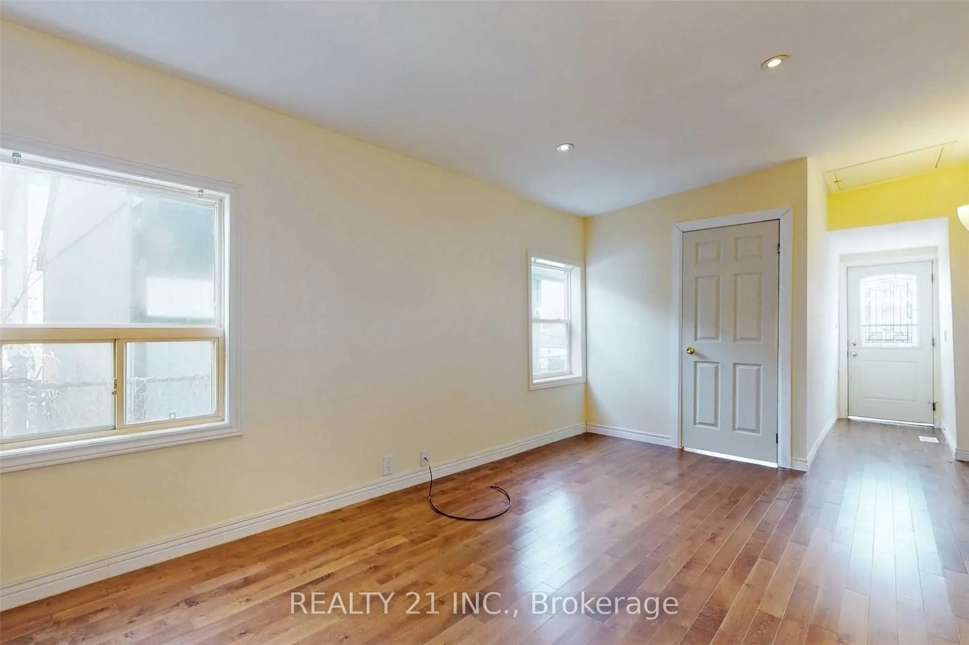 270 Linsmore Crescent