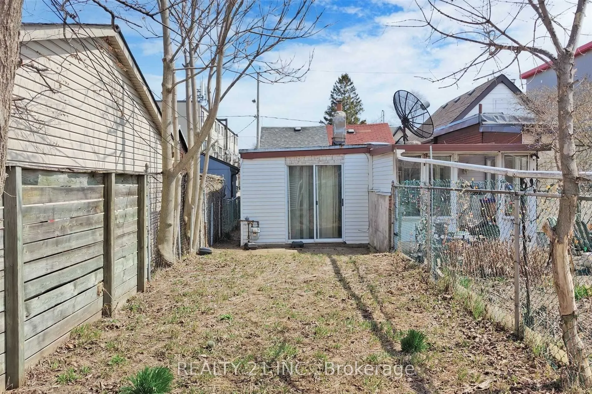 270 Linsmore Crescent