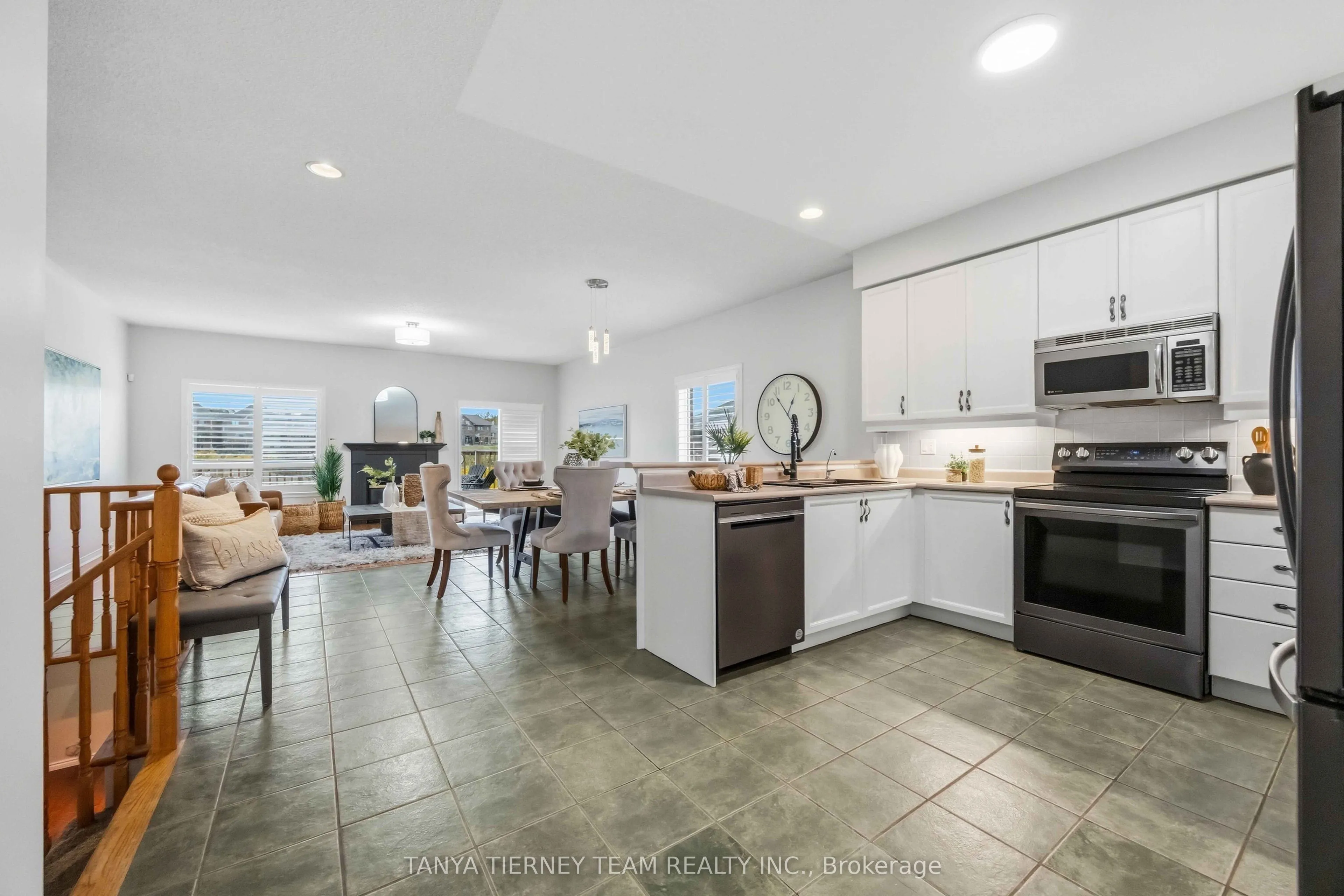 28 Perryview Drive
