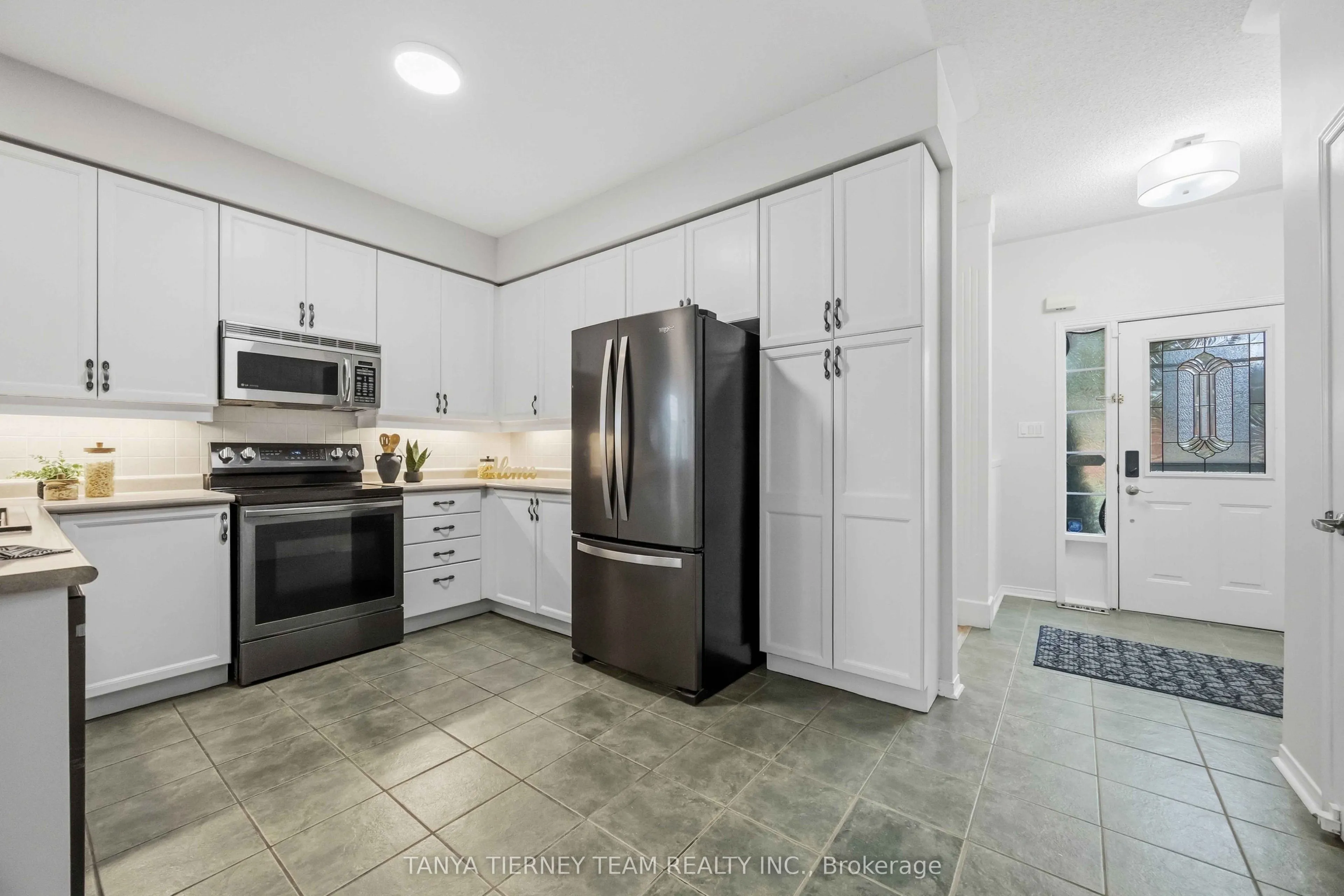 28 Perryview Drive
