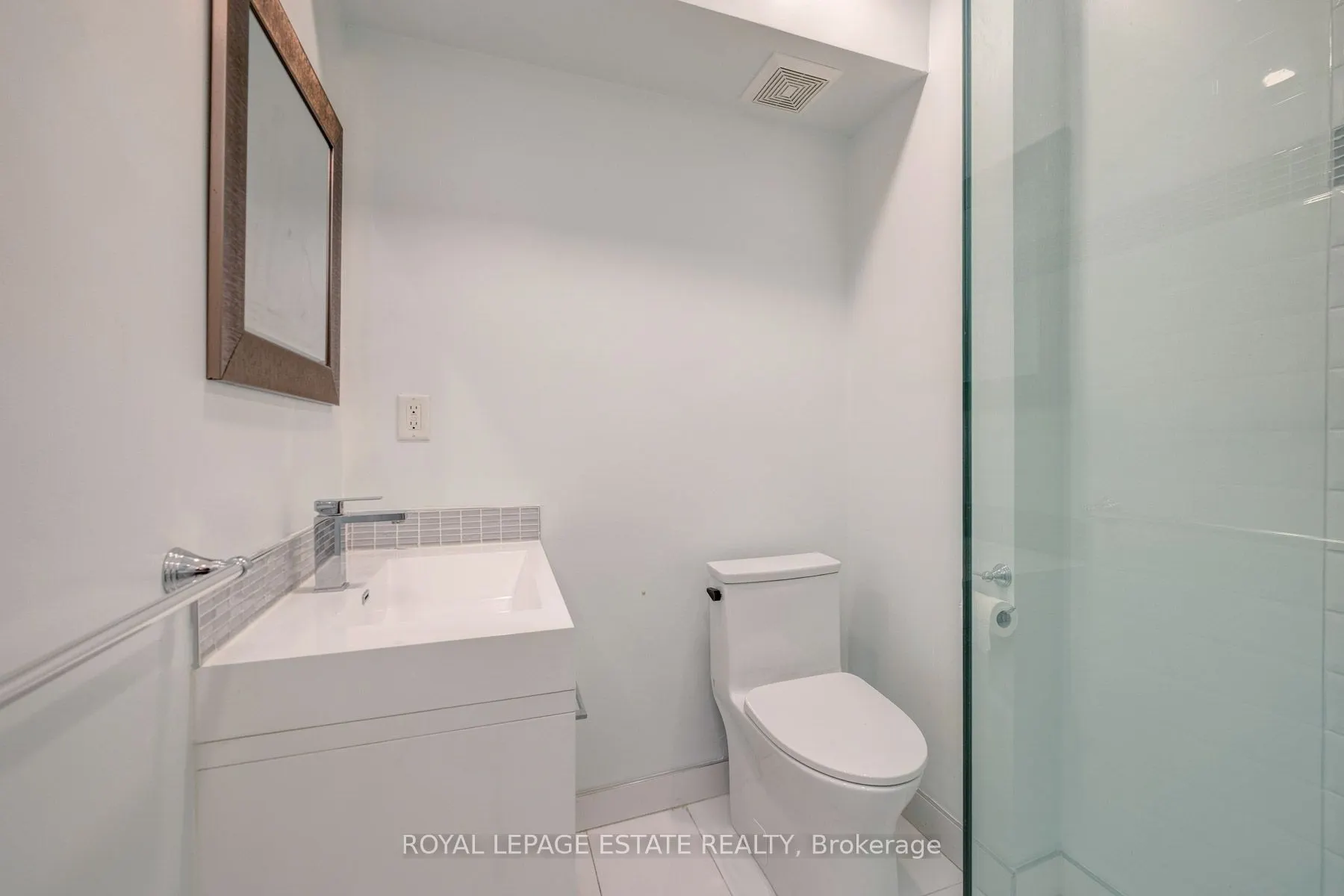 322 Silver Birch Avenue #Upper