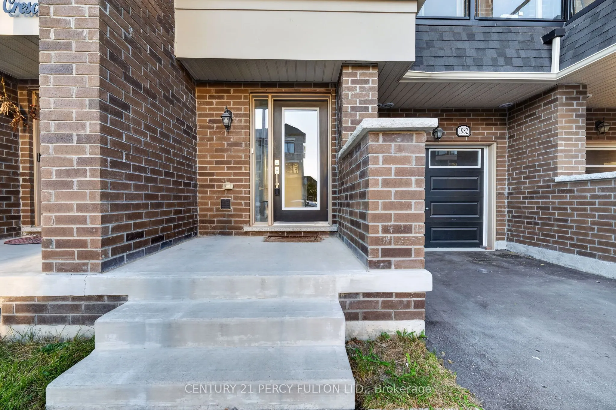 1982 Cameron Lott Crescent