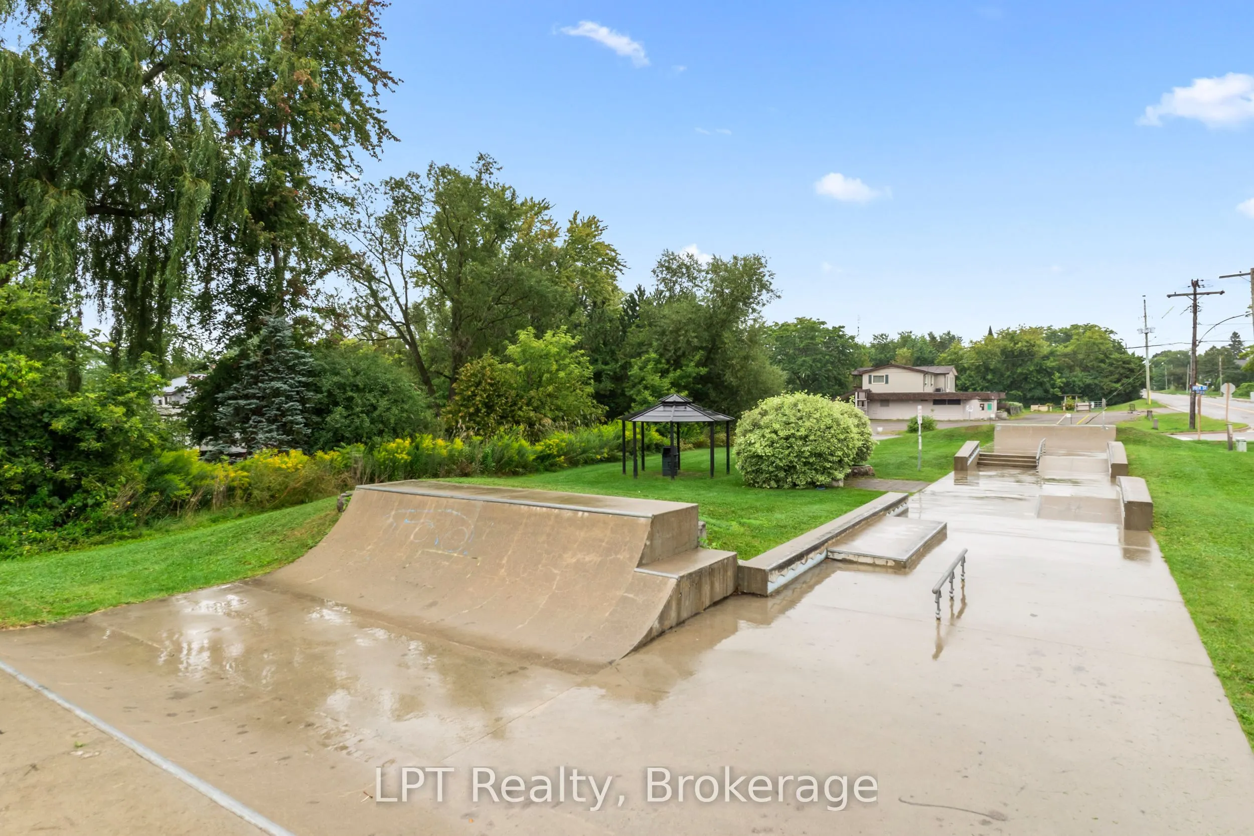 9 Lakeview Avenue