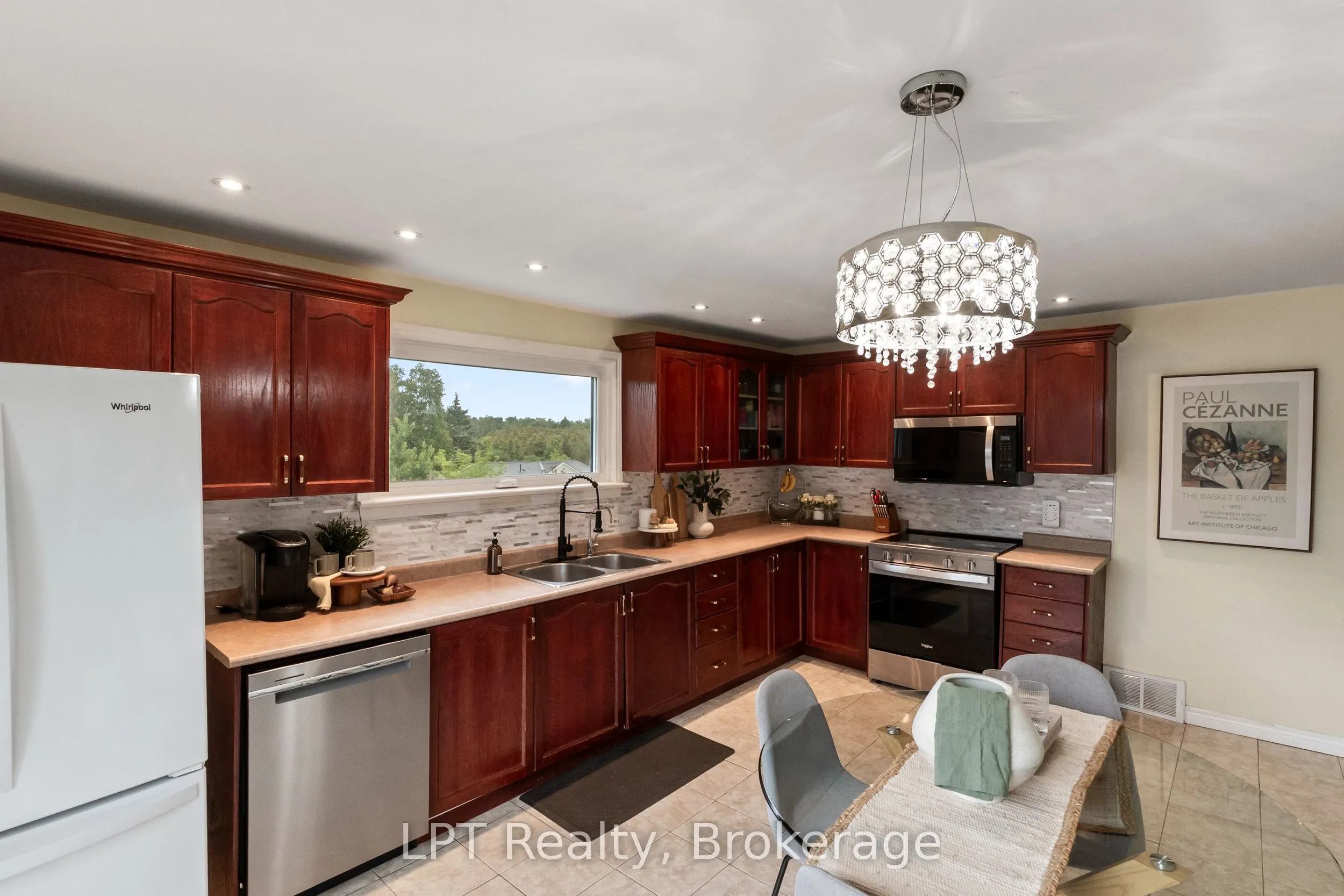 9 Lakeview Avenue