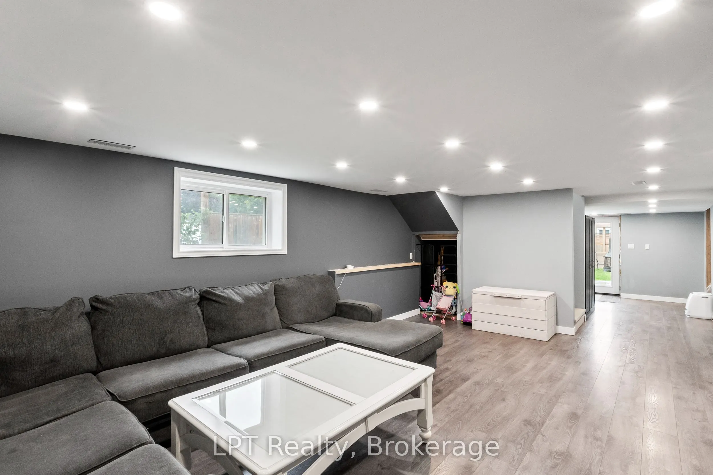 9 Lakeview Avenue