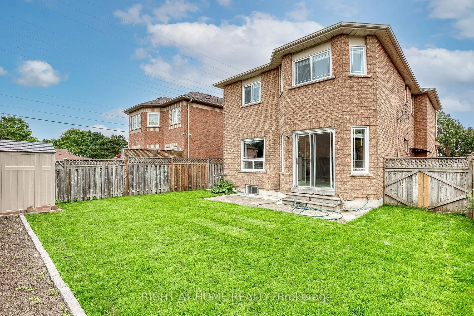 37 Brockman Crescent #UPPER