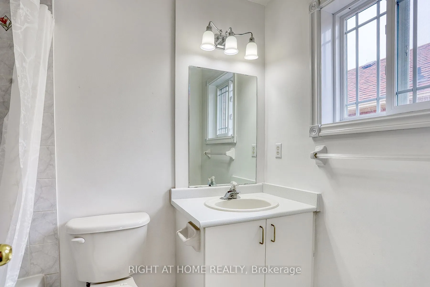 37 Brockman Crescent #UPPER