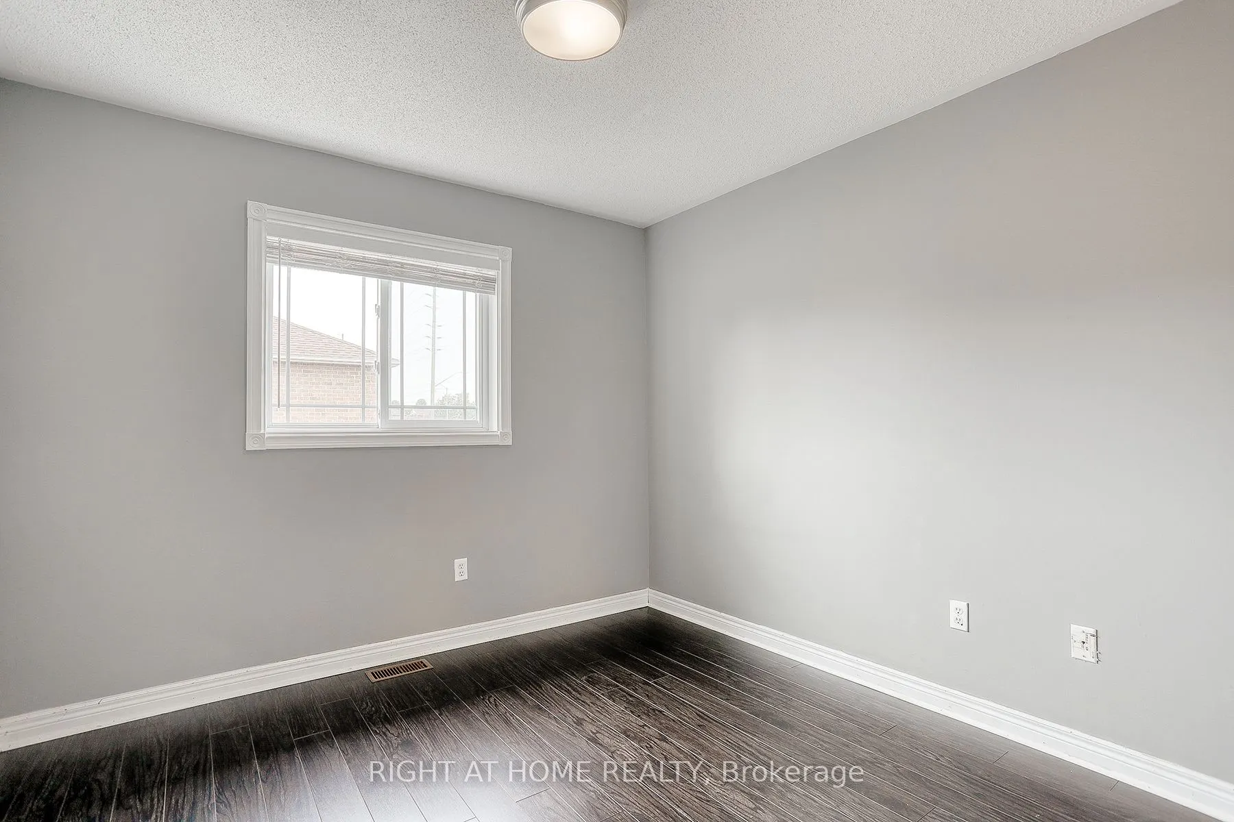 37 Brockman Crescent #UPPER