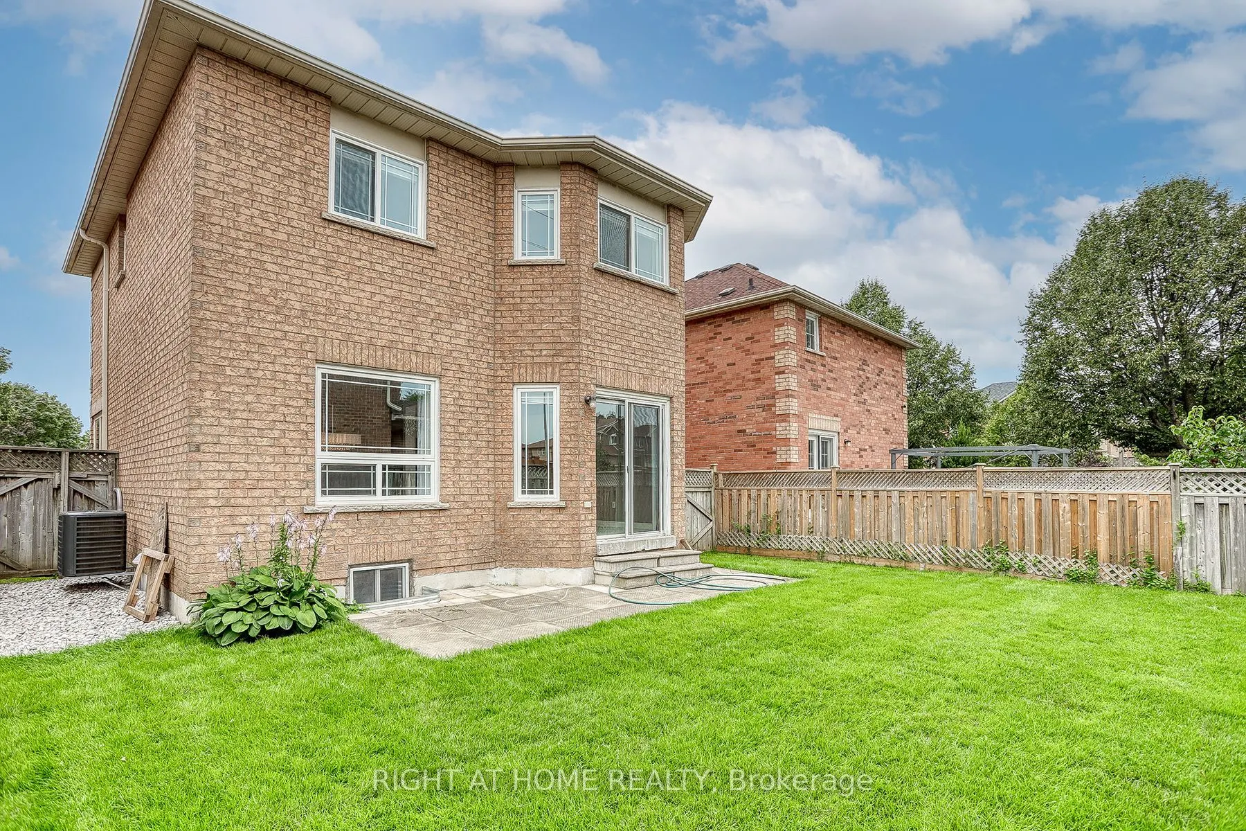 37 Brockman Crescent #UPPER
