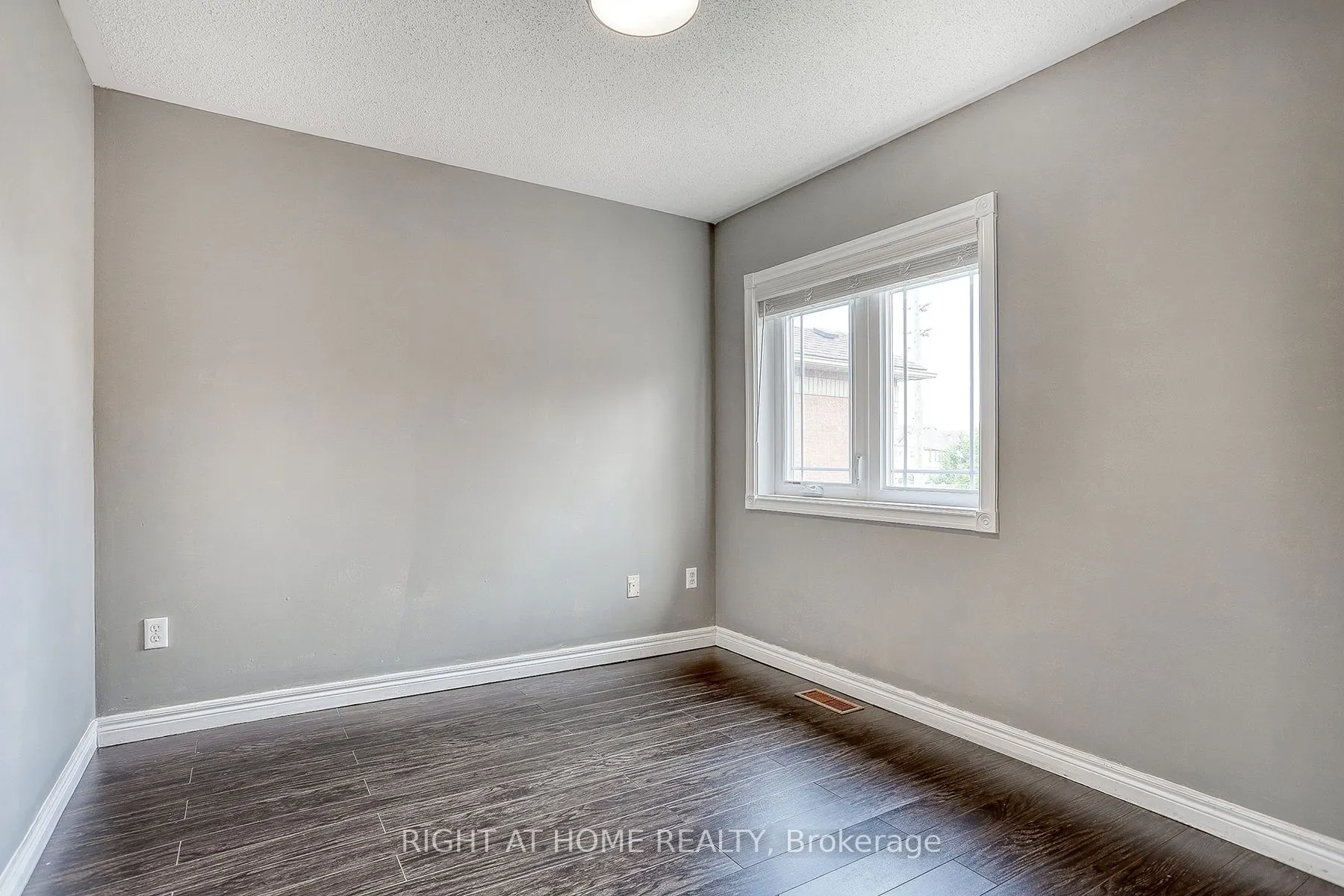 37 Brockman Crescent #UPPER