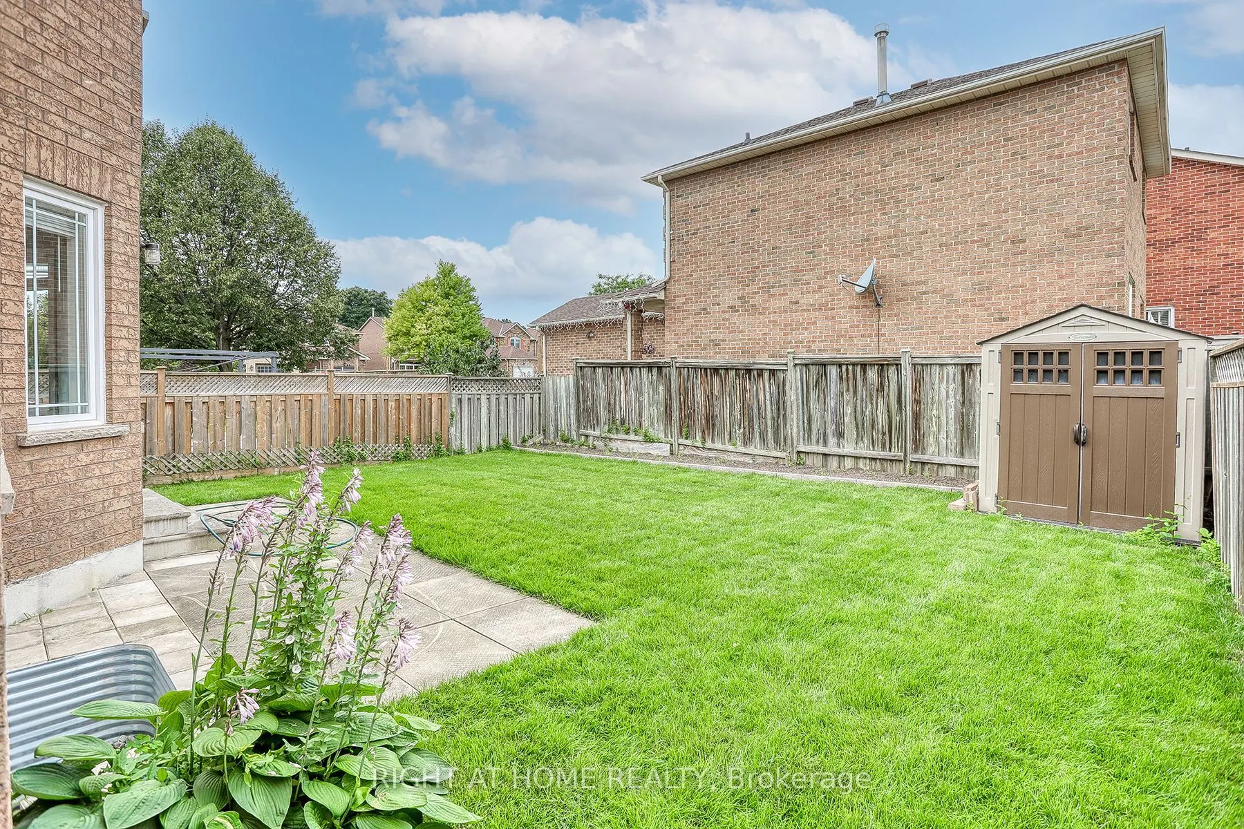 37 Brockman Crescent #UPPER