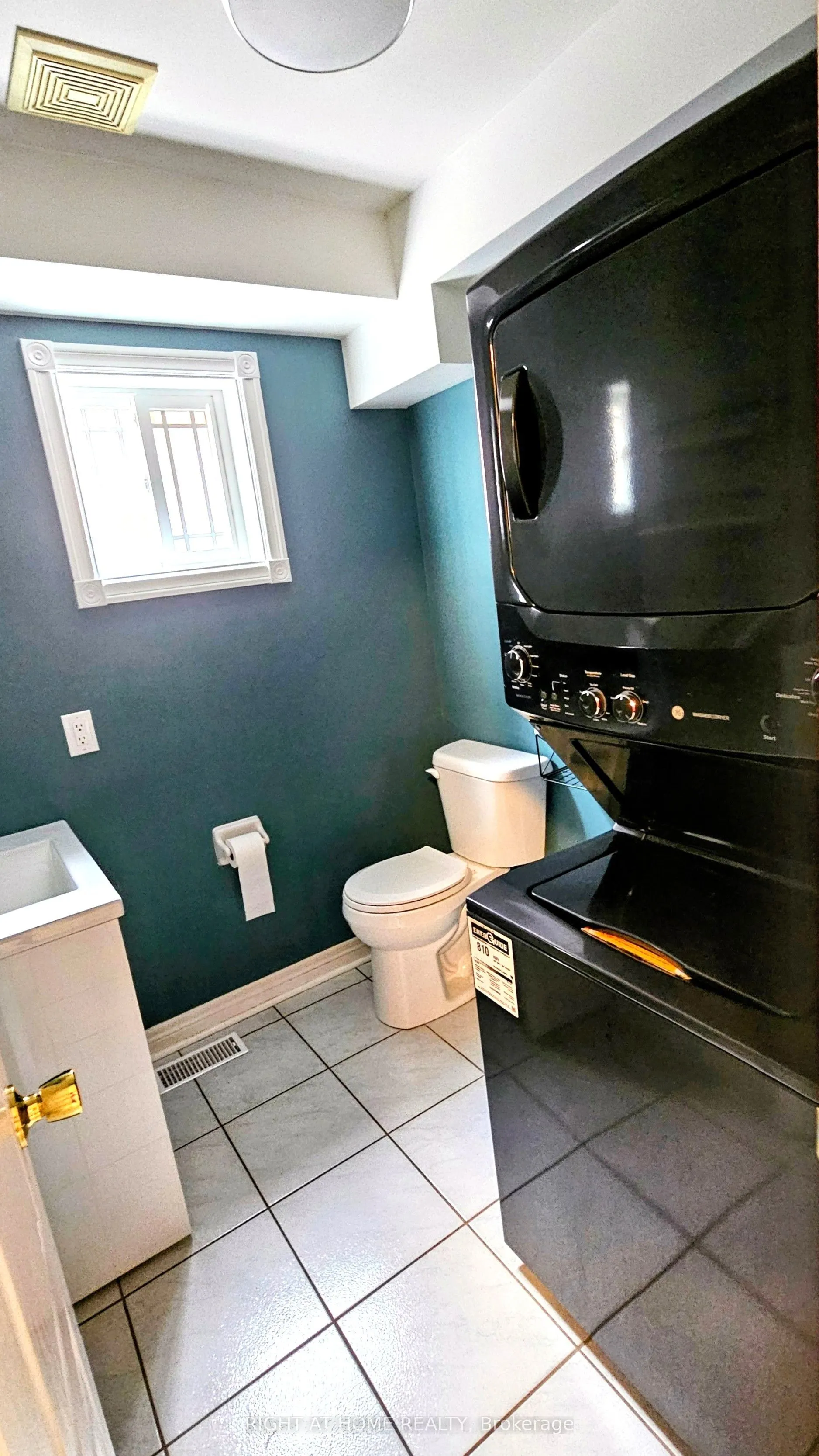 37 Brockman Crescent #UPPER