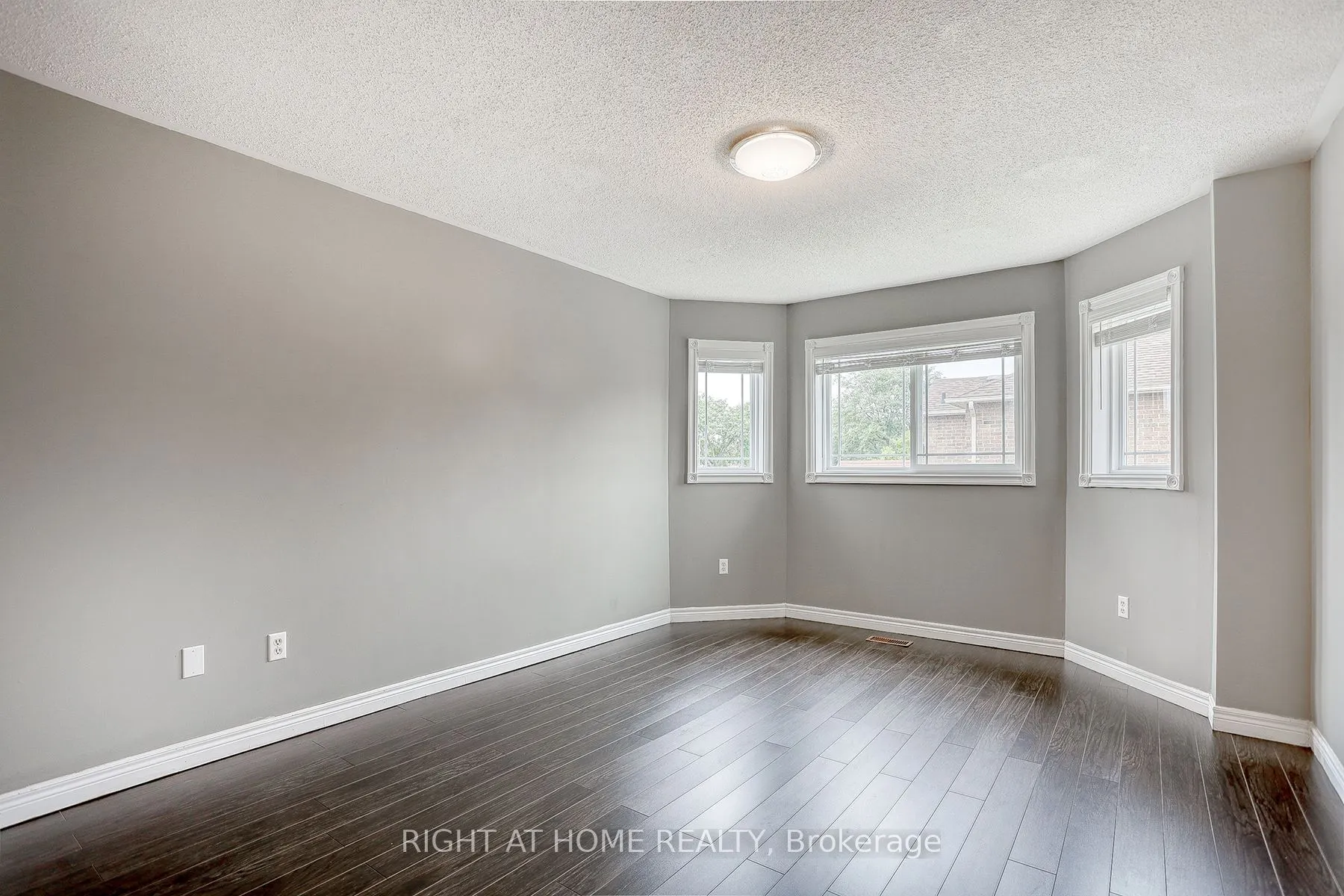 37 Brockman Crescent #UPPER