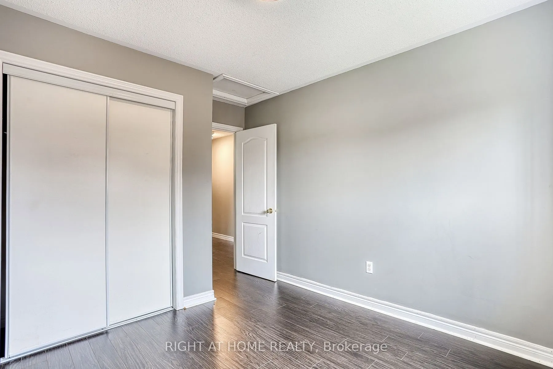 37 Brockman Crescent #UPPER